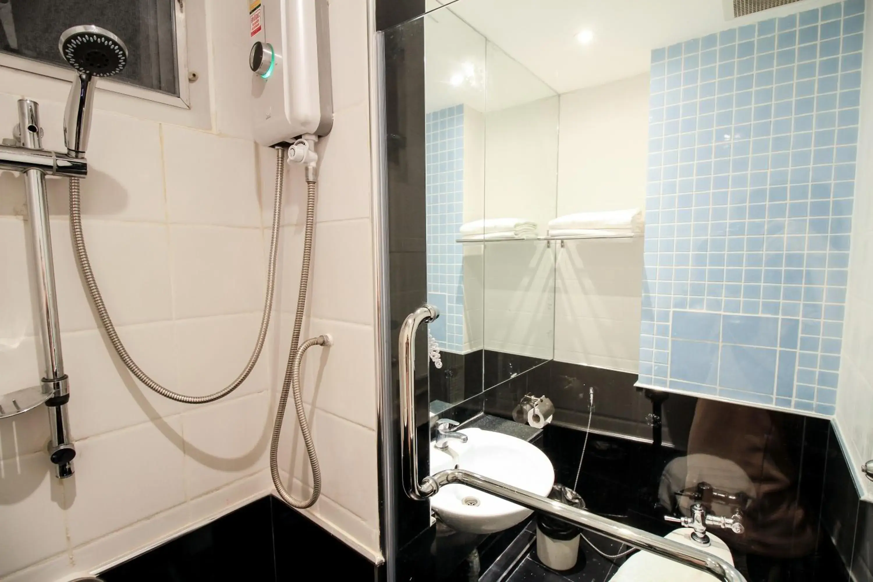 Shower, Bathroom in Ten Stars Hotel Pratunam