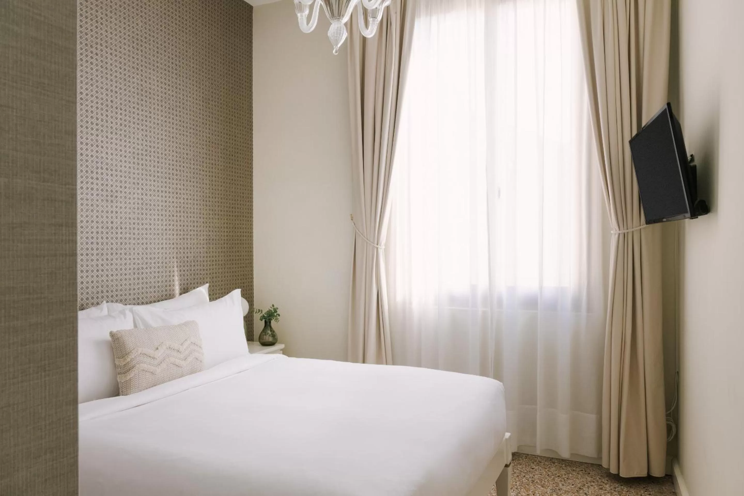 Living room, Bed in iH Hotels Venezia Salute Palace