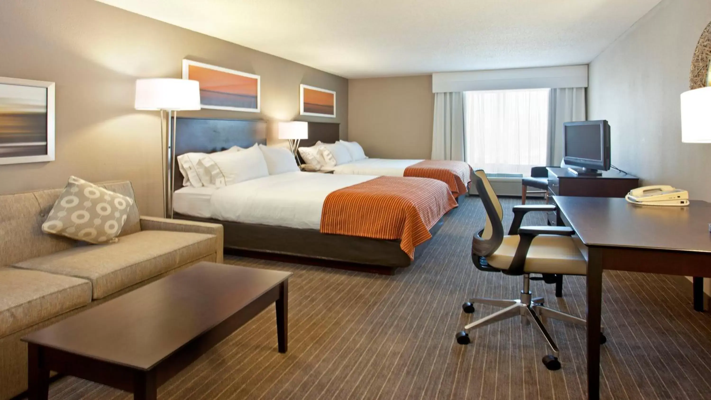 Photo of the whole room in Holiday Inn Express Hotel & Suites Minneapolis - Minnetonka, an IHG Hotel