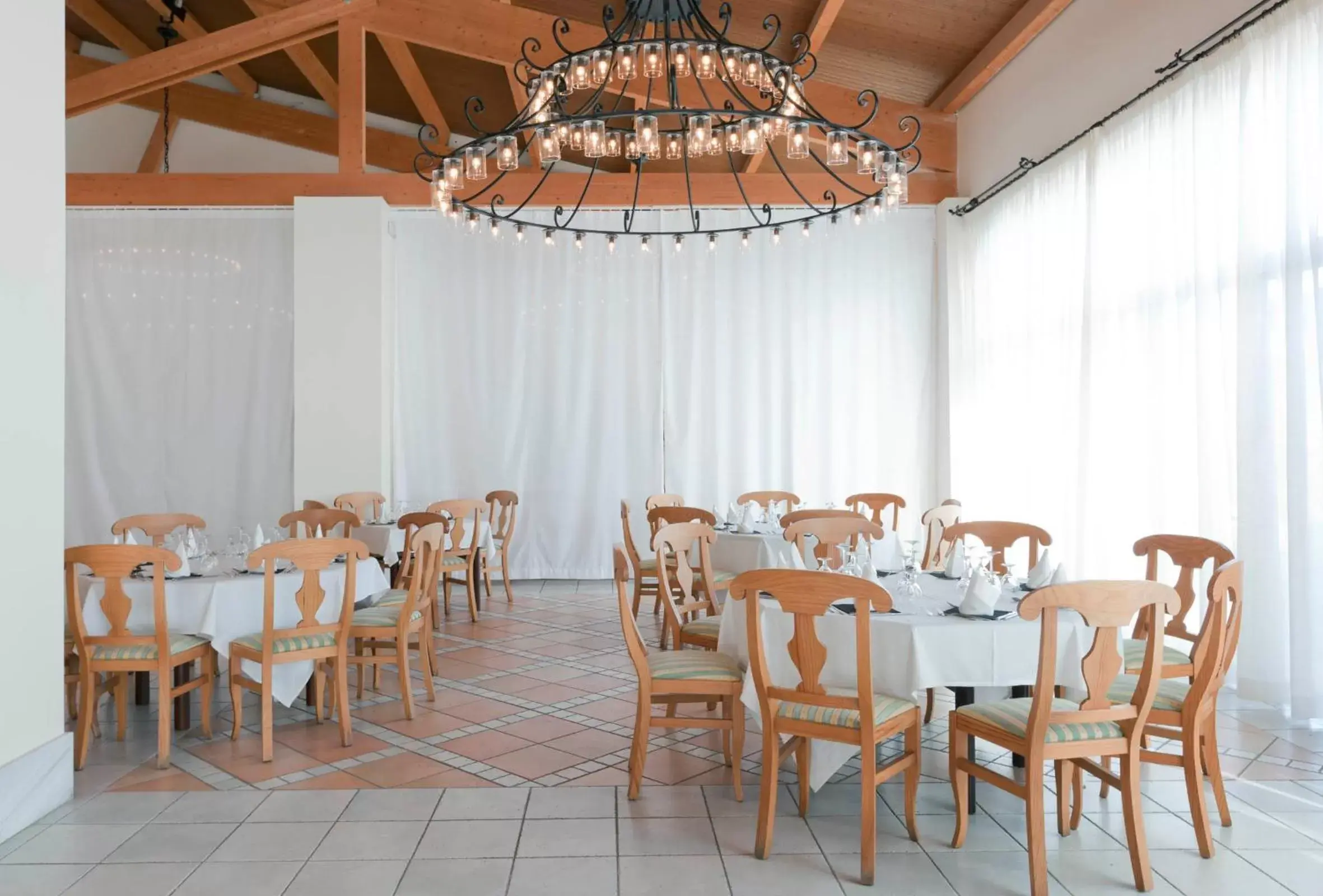 Restaurant/Places to Eat in Impressive Playa Granada Golf