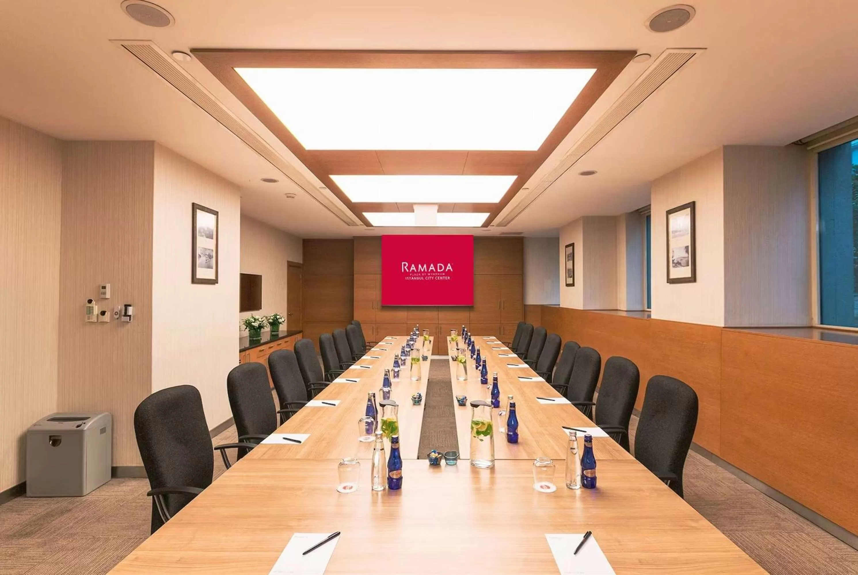 Meeting/conference room in Ramada Plaza By Wyndham Istanbul City Center