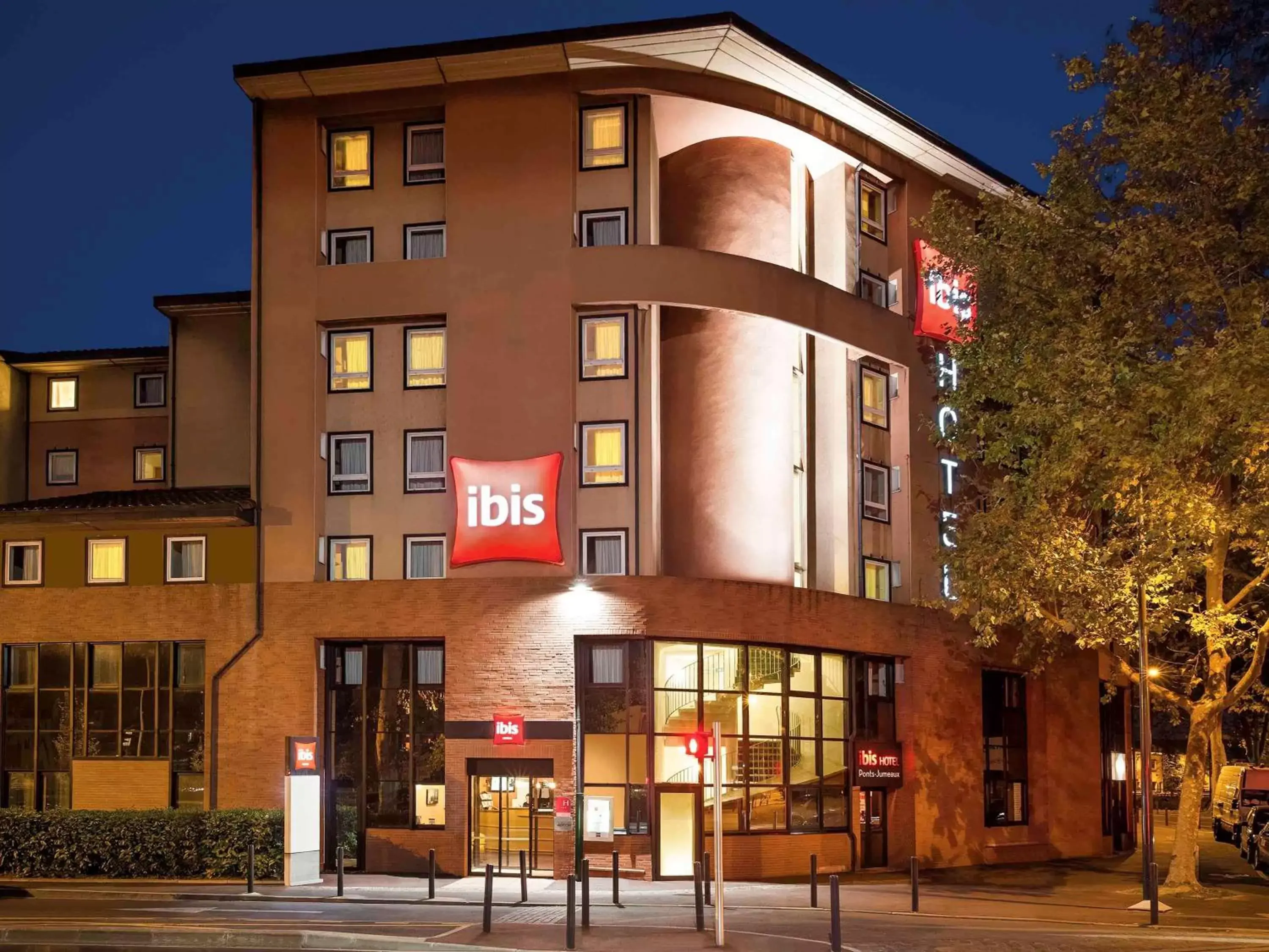 Property Building in ibis Toulouse Pont Jumeaux