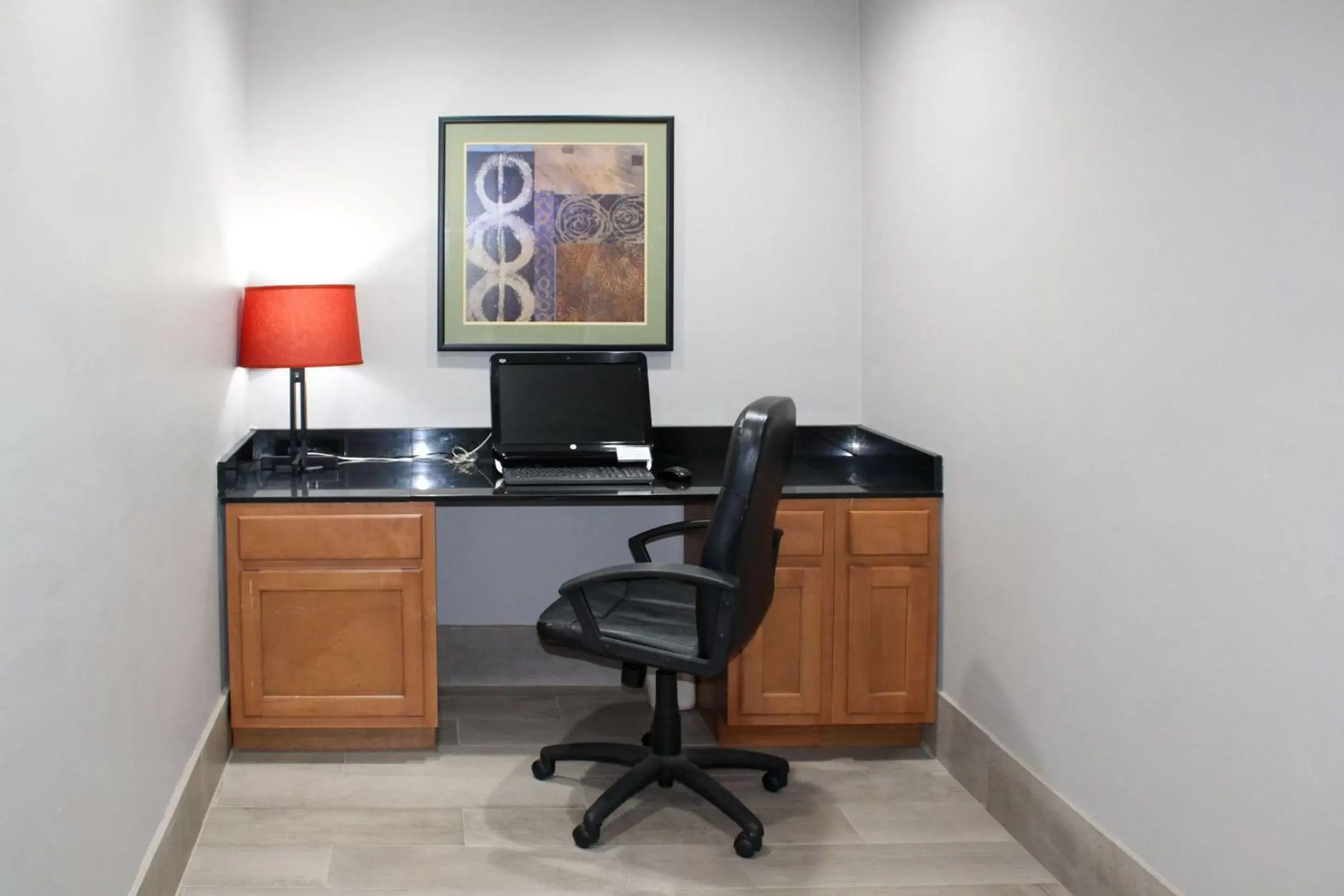 Business facilities in Quality Inn Crossville Near Cumberland Mountain State Park