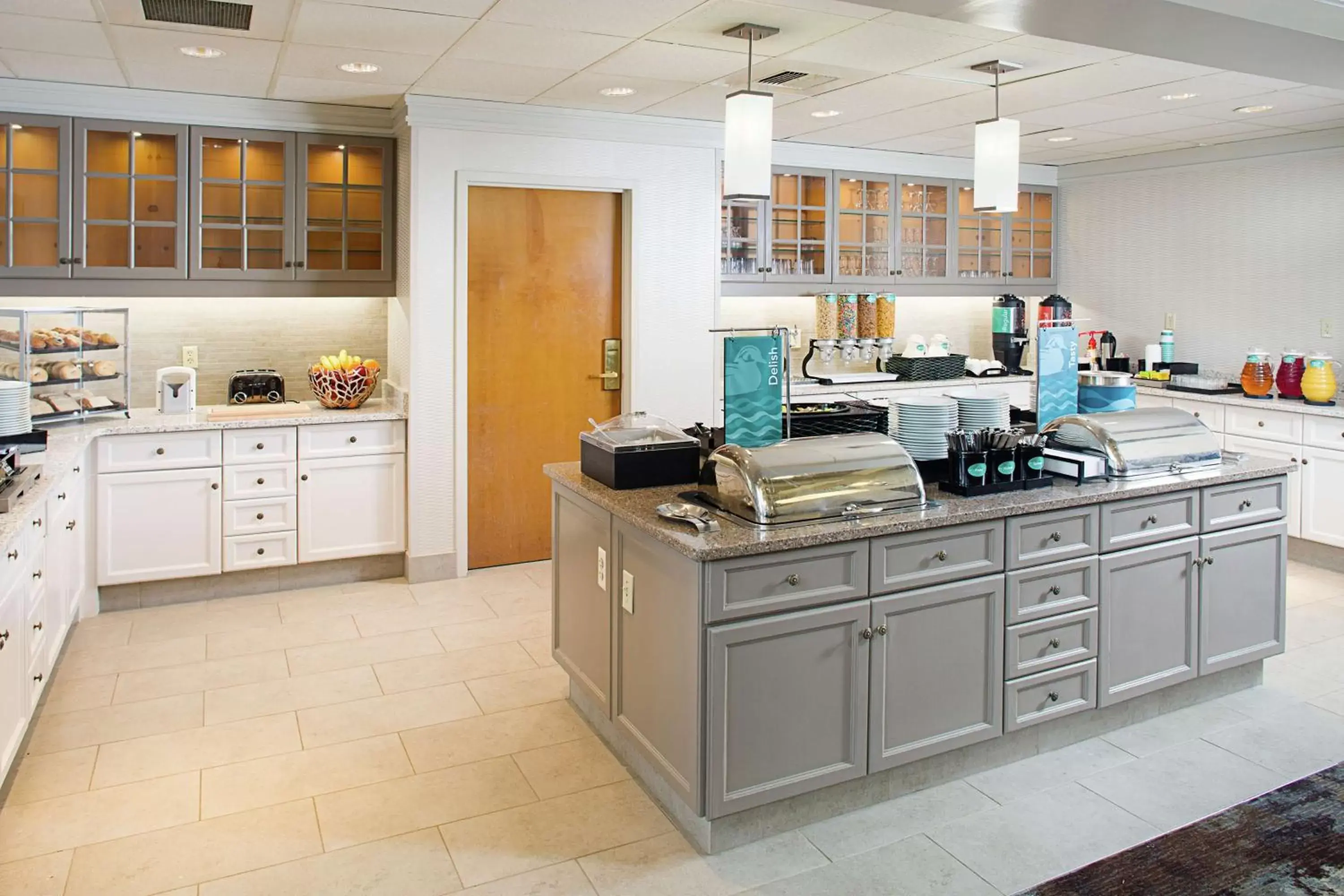 Breakfast, Kitchen/Kitchenette in Homewood Suites by Hilton Colorado Springs-North