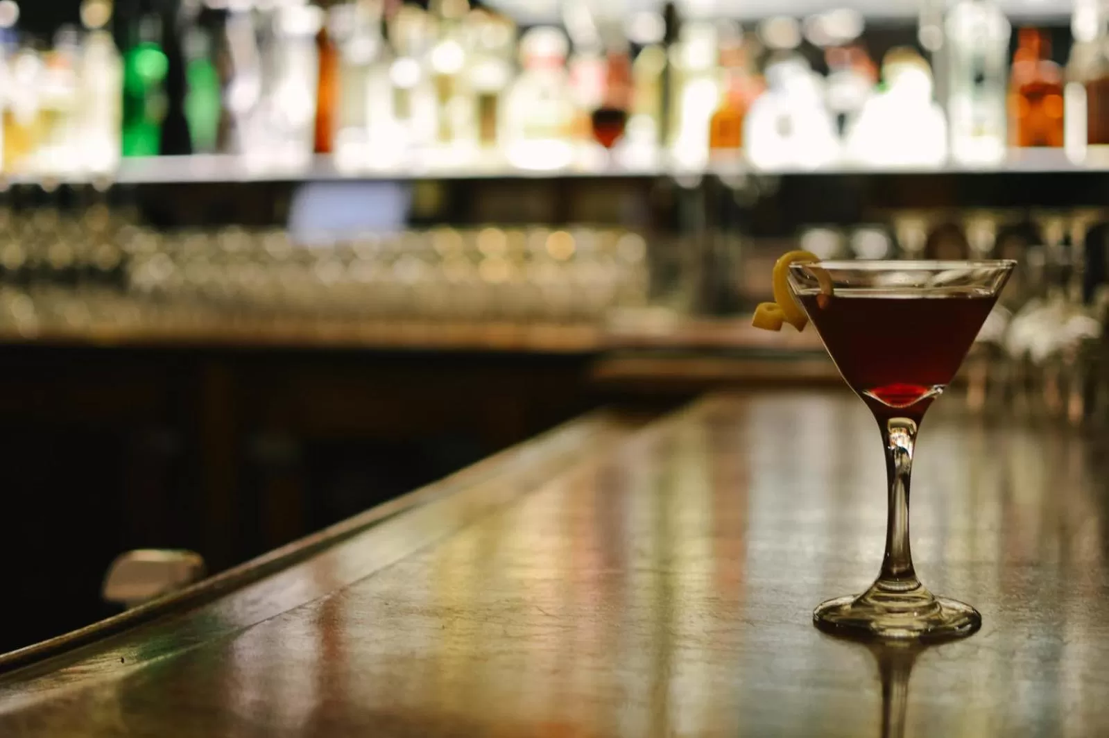 Lounge or bar in University Club of San Francisco