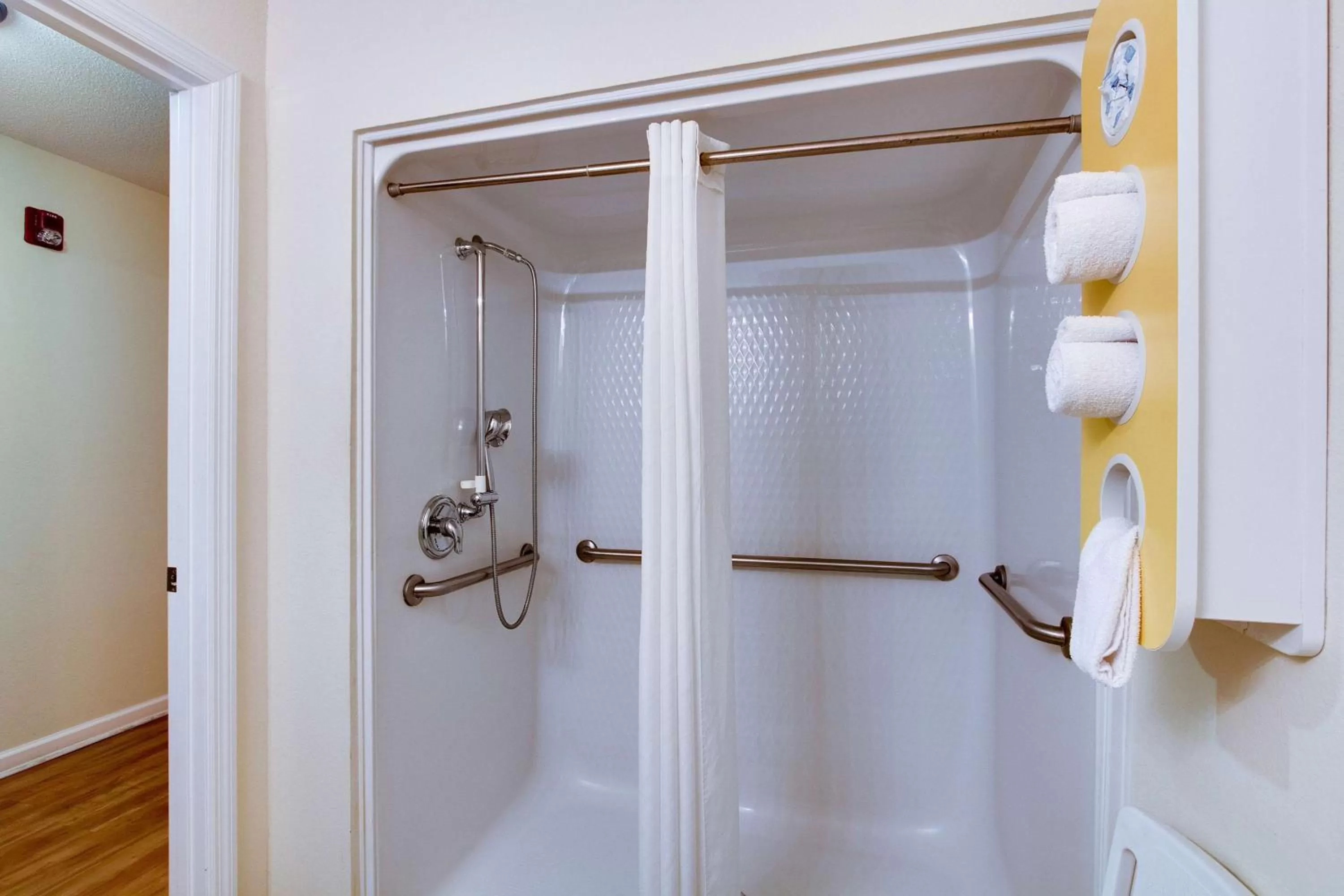 Shower in Motel 6-Hinesville, GA