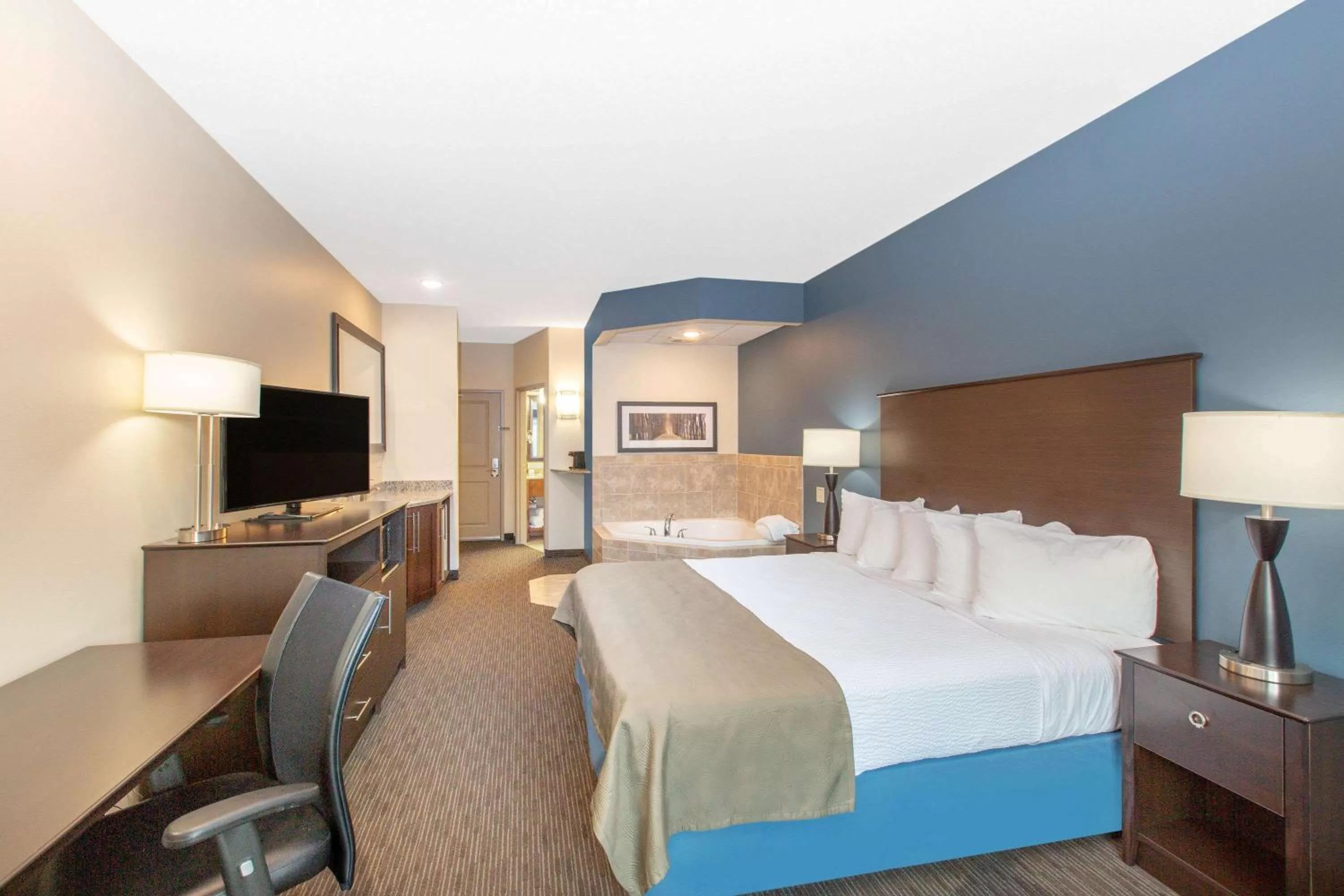 Photo of the whole room, Bed in AmericInn by Wyndham Humboldt