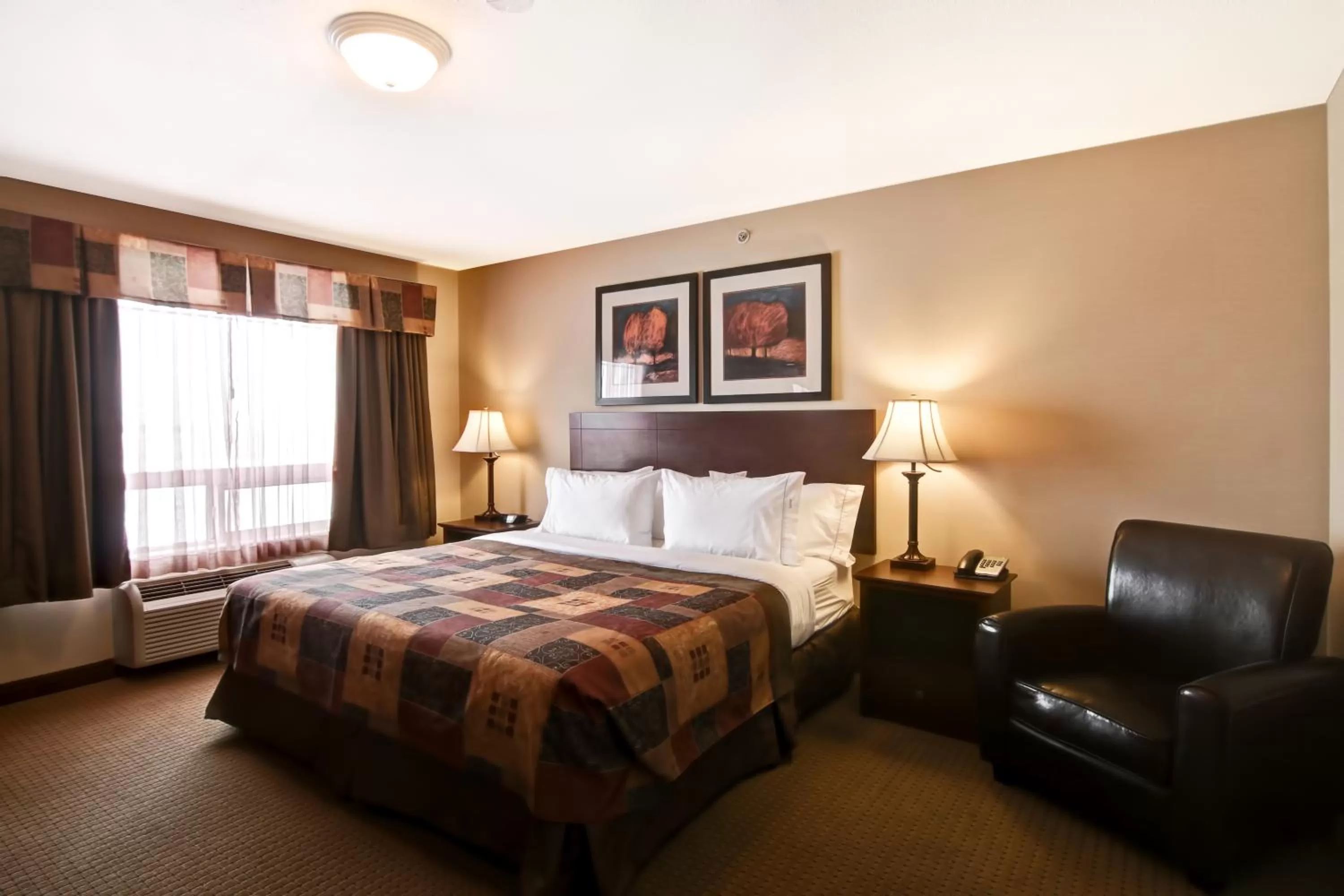 Bedroom, Bed in Canalta Camrose