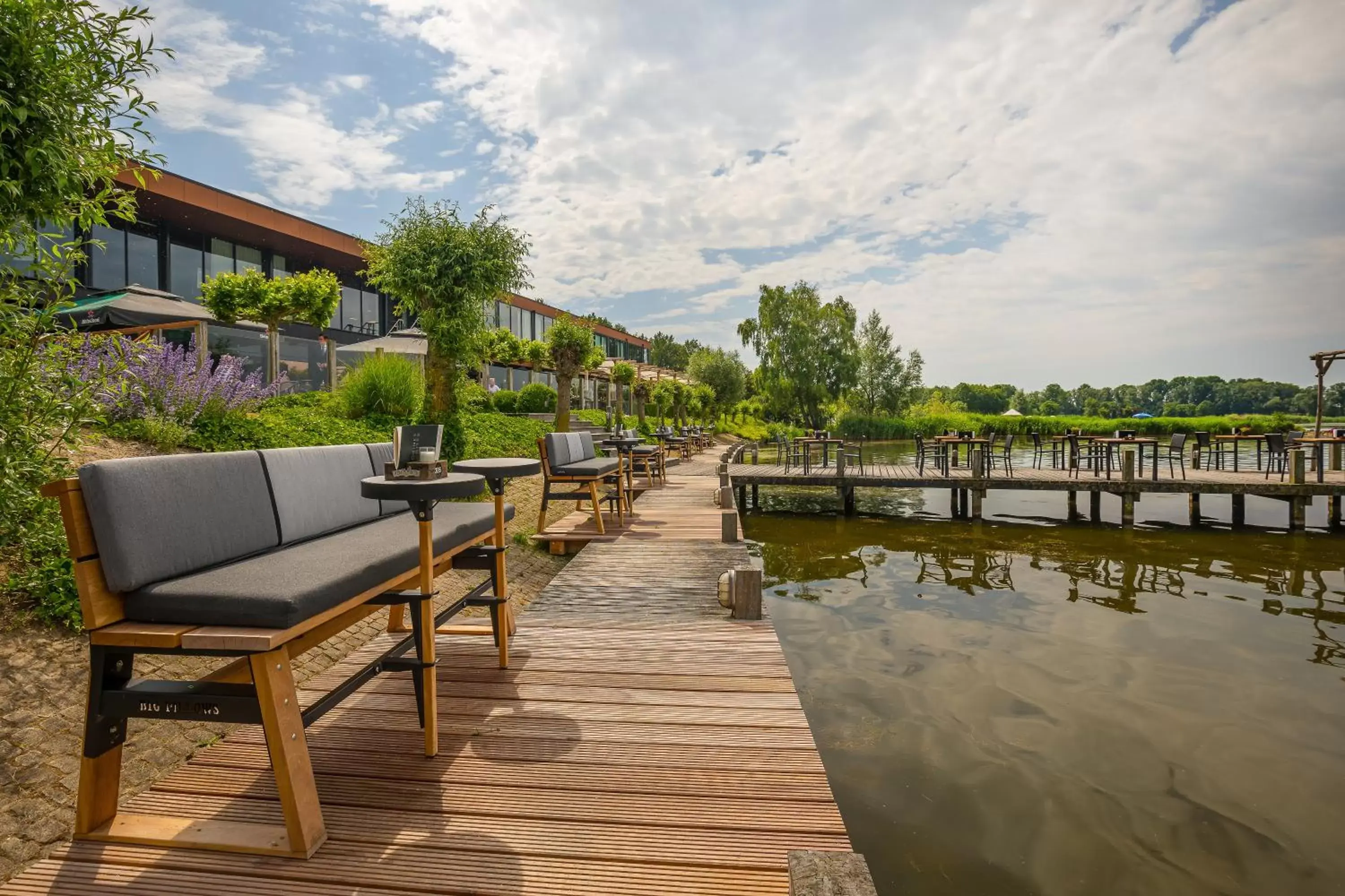 Patio, Swimming Pool in Postillion Amersfoort Veluwemeer