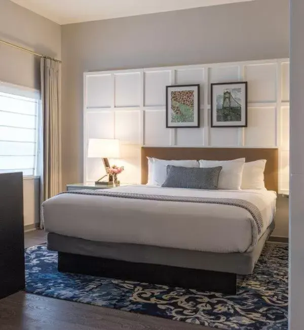 One-Bedroom Suite in Heathman Hotel