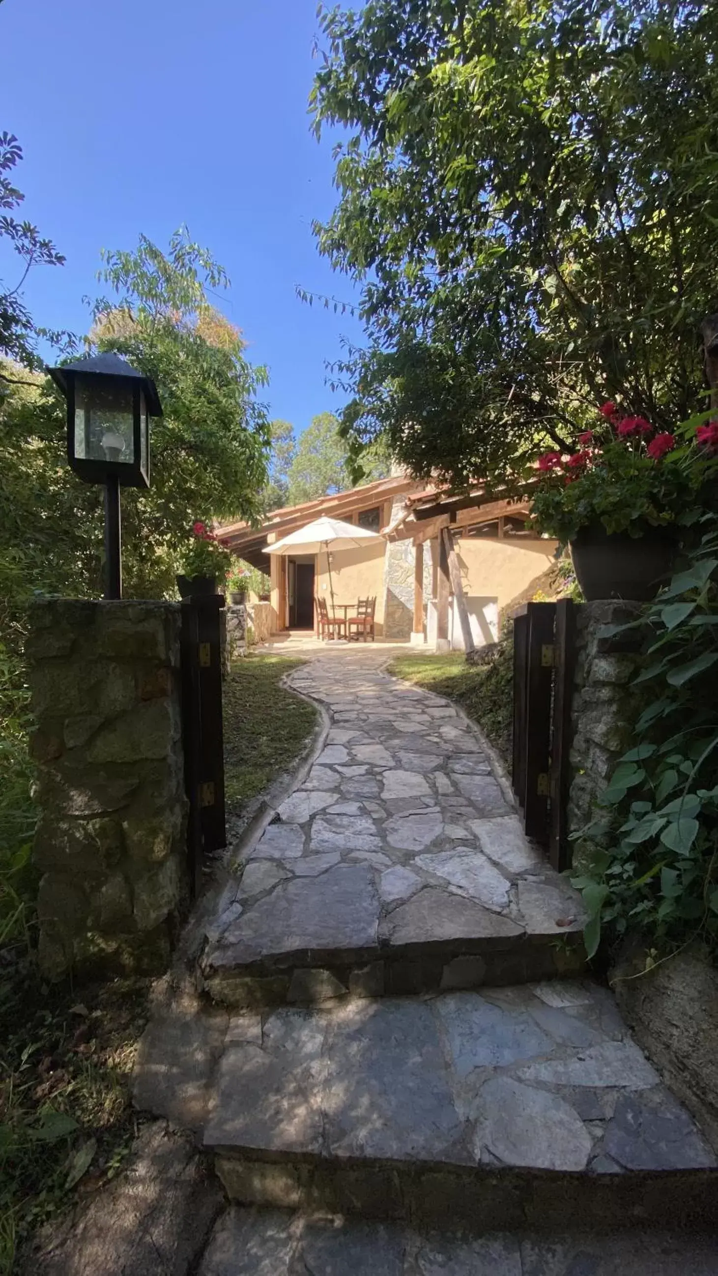 Property Building in Cabañas La Cascada