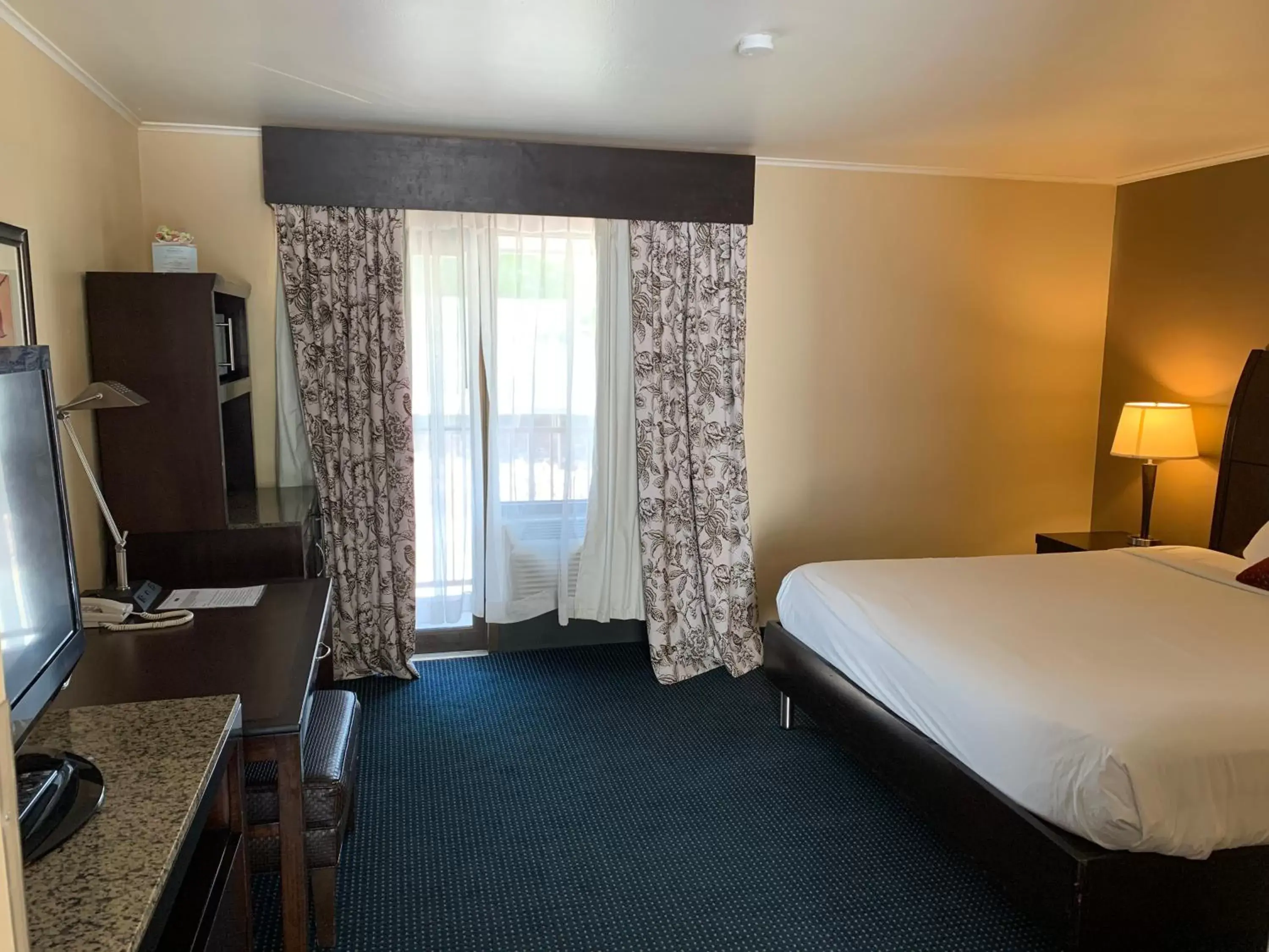 Bed in Travelodge by Wyndham Rapid City