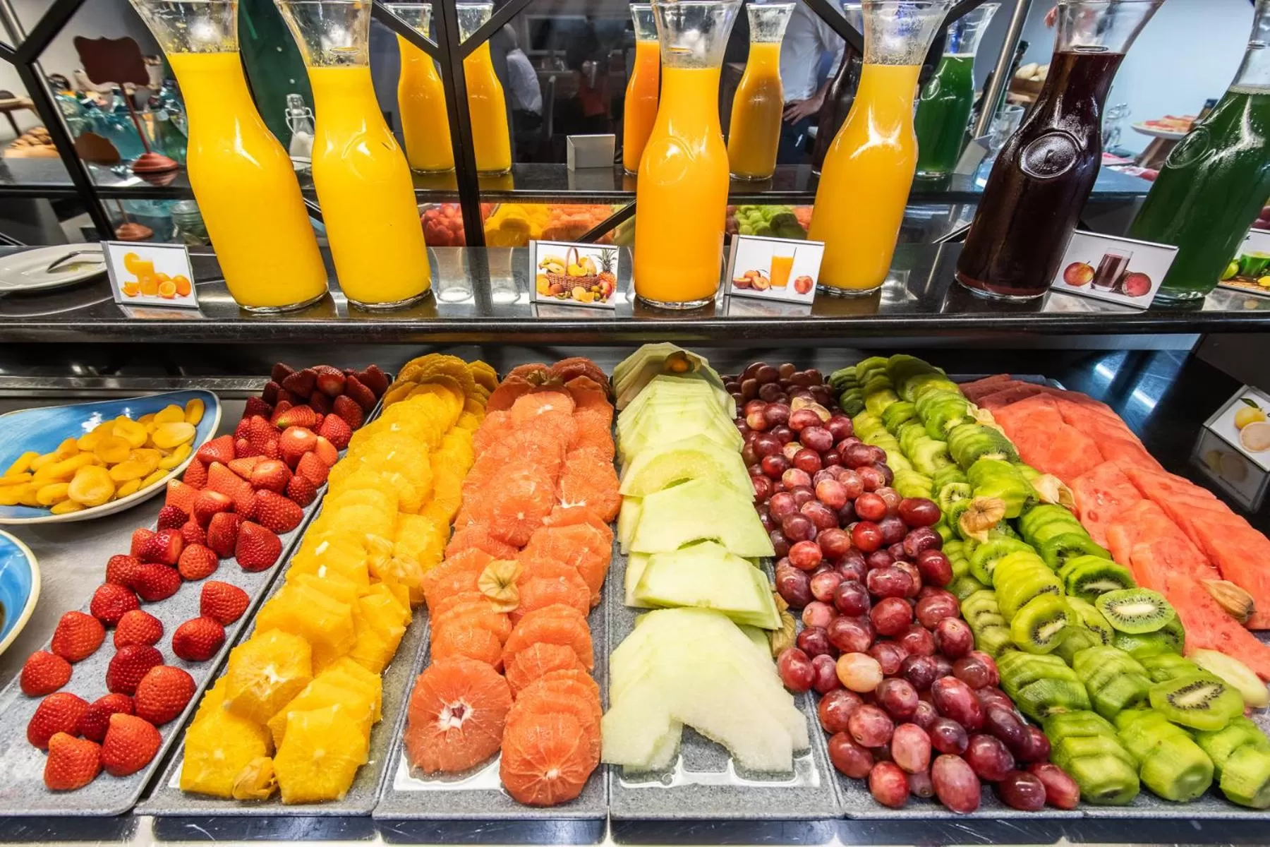 Restaurant/places to eat in Intelier Palacio San Martin