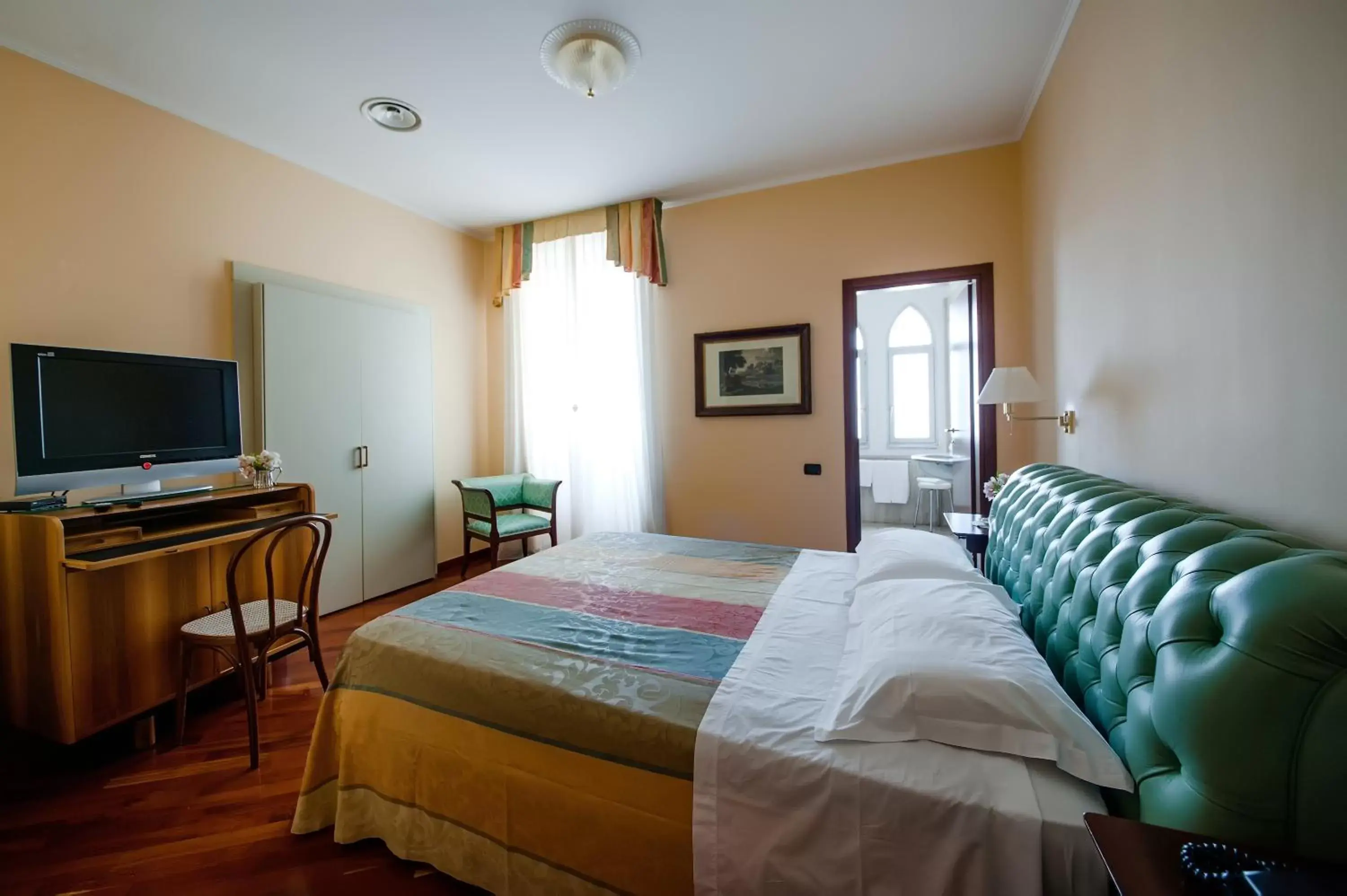 Photo of the whole room, Bed in Hotel Villa Traiano