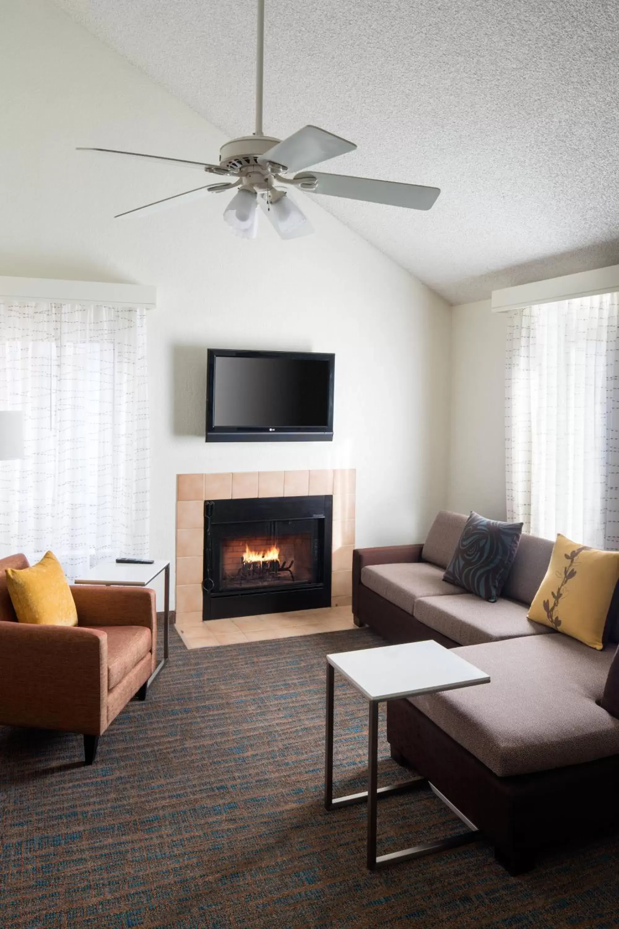 Living room, Seating Area in Residence Inn by Marriott Long Beach