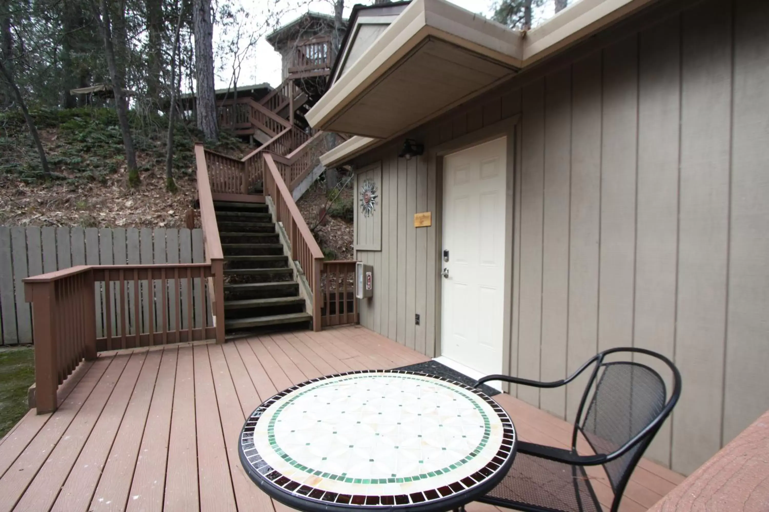 Patio in The Inn at Shasta Lake