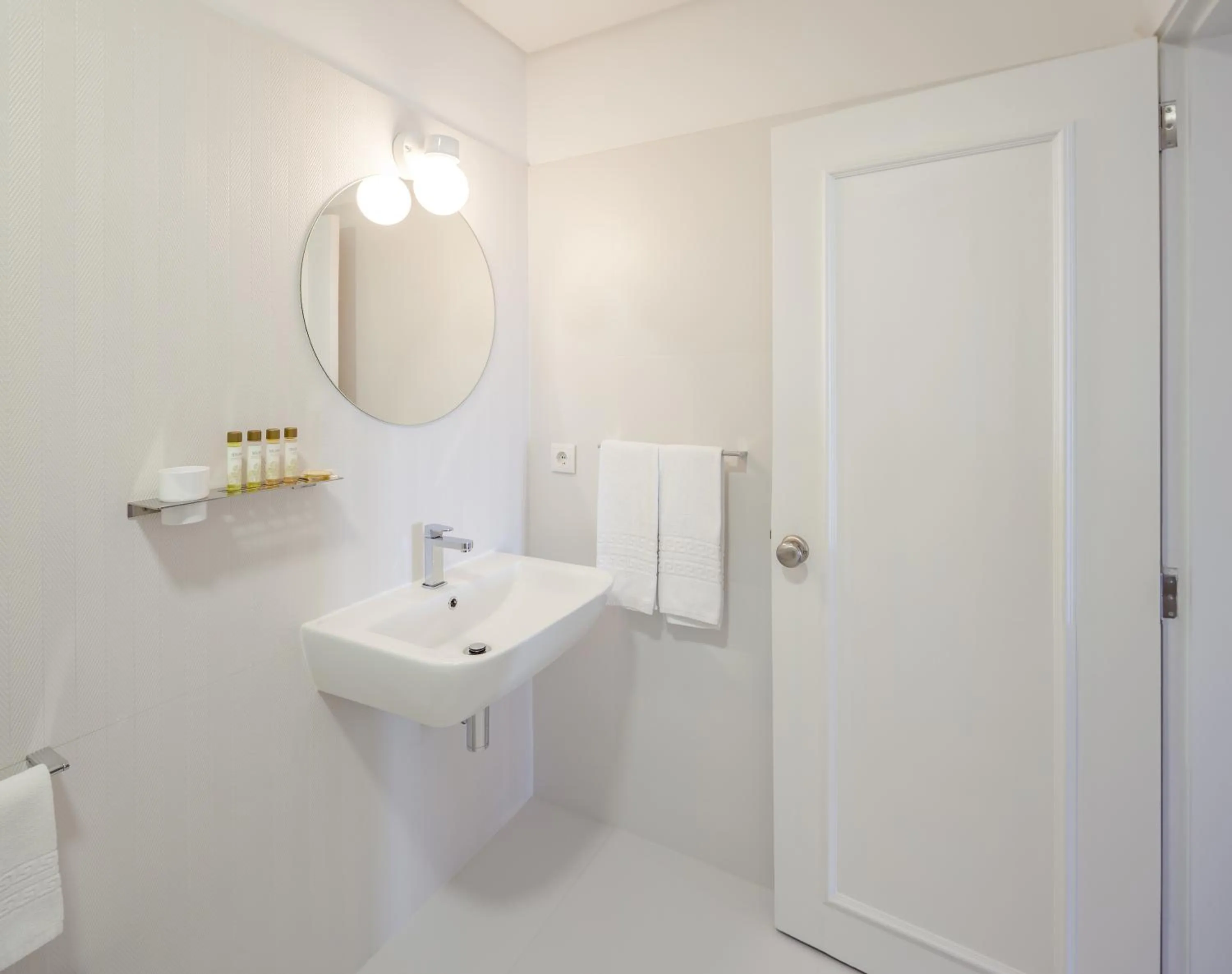 Toilet in The Rex Hotel Porto