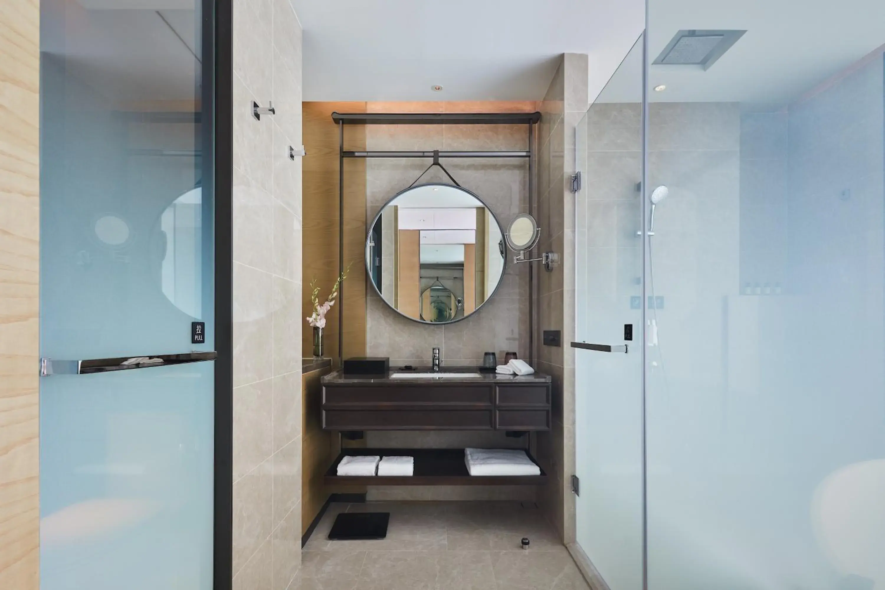 Bathroom in Pullman Shanghai Qingpu Excellence Bathroom in Pullman Shanghai Qingpu Excellence