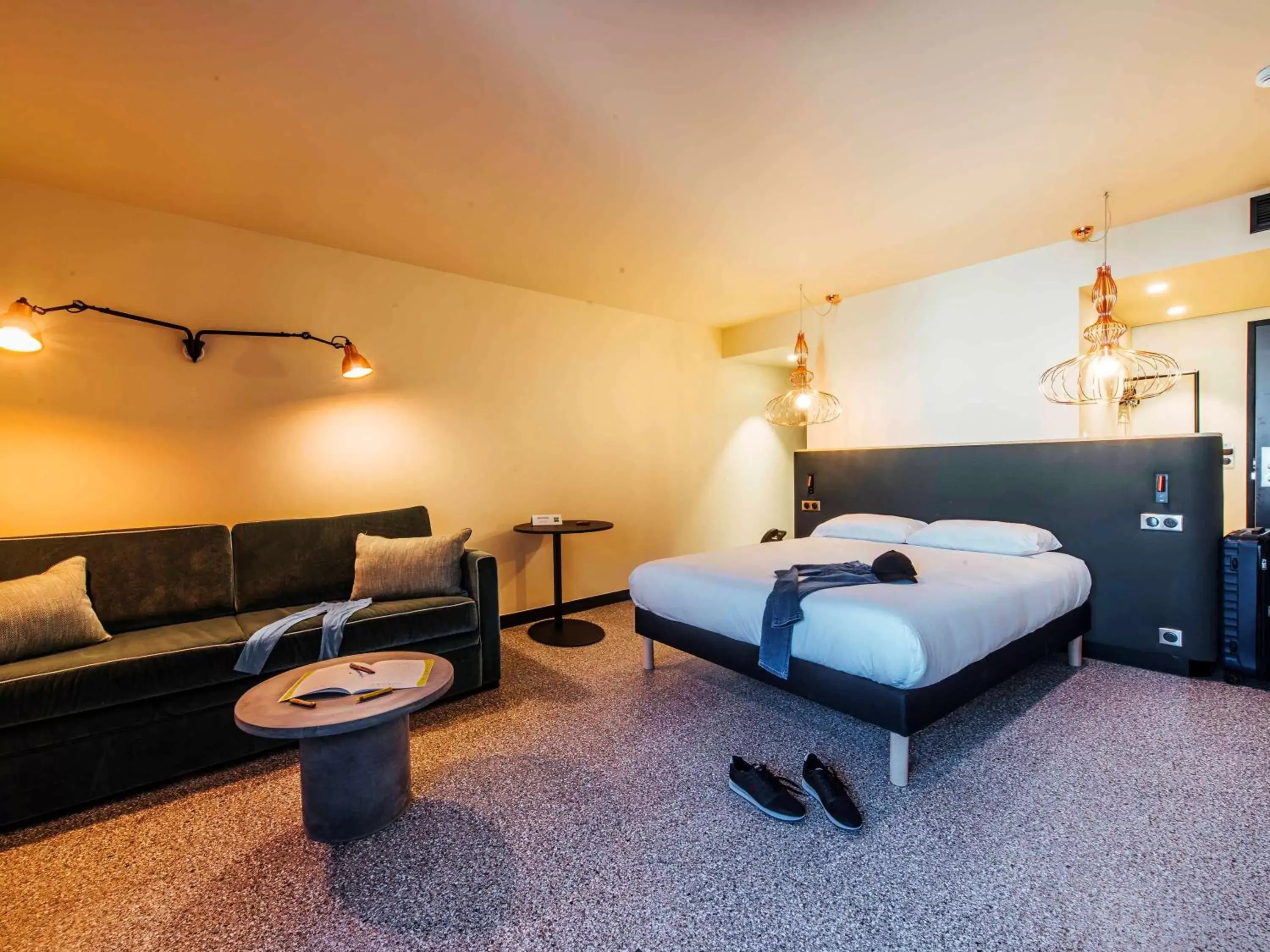 Photo of the whole room, Bed in Ibis Styles Rouen Centre Rive Gauche