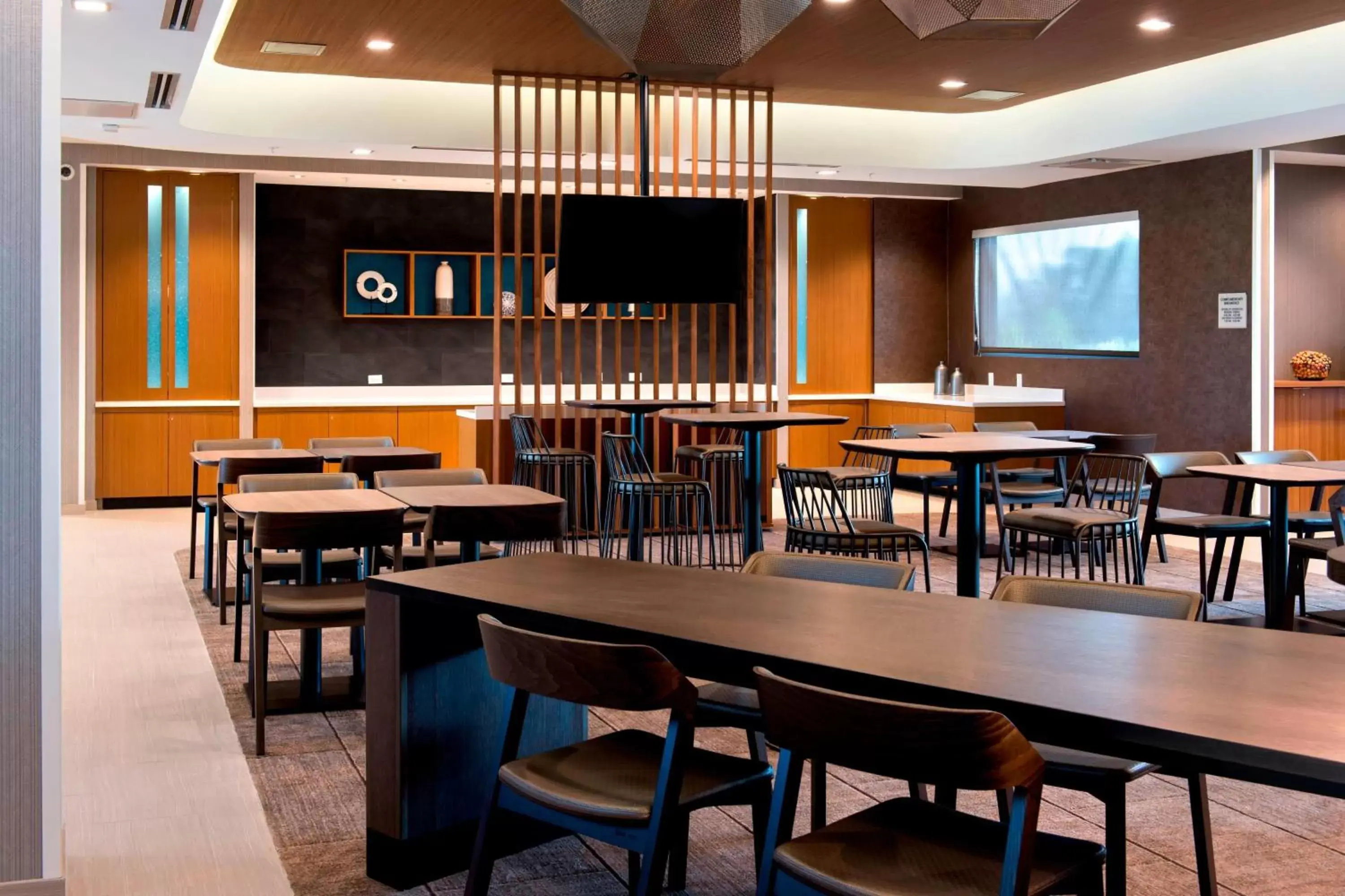 Breakfast, Restaurant/Places to Eat in SpringHill Suites by Marriott Tampa Suncoast Parkway