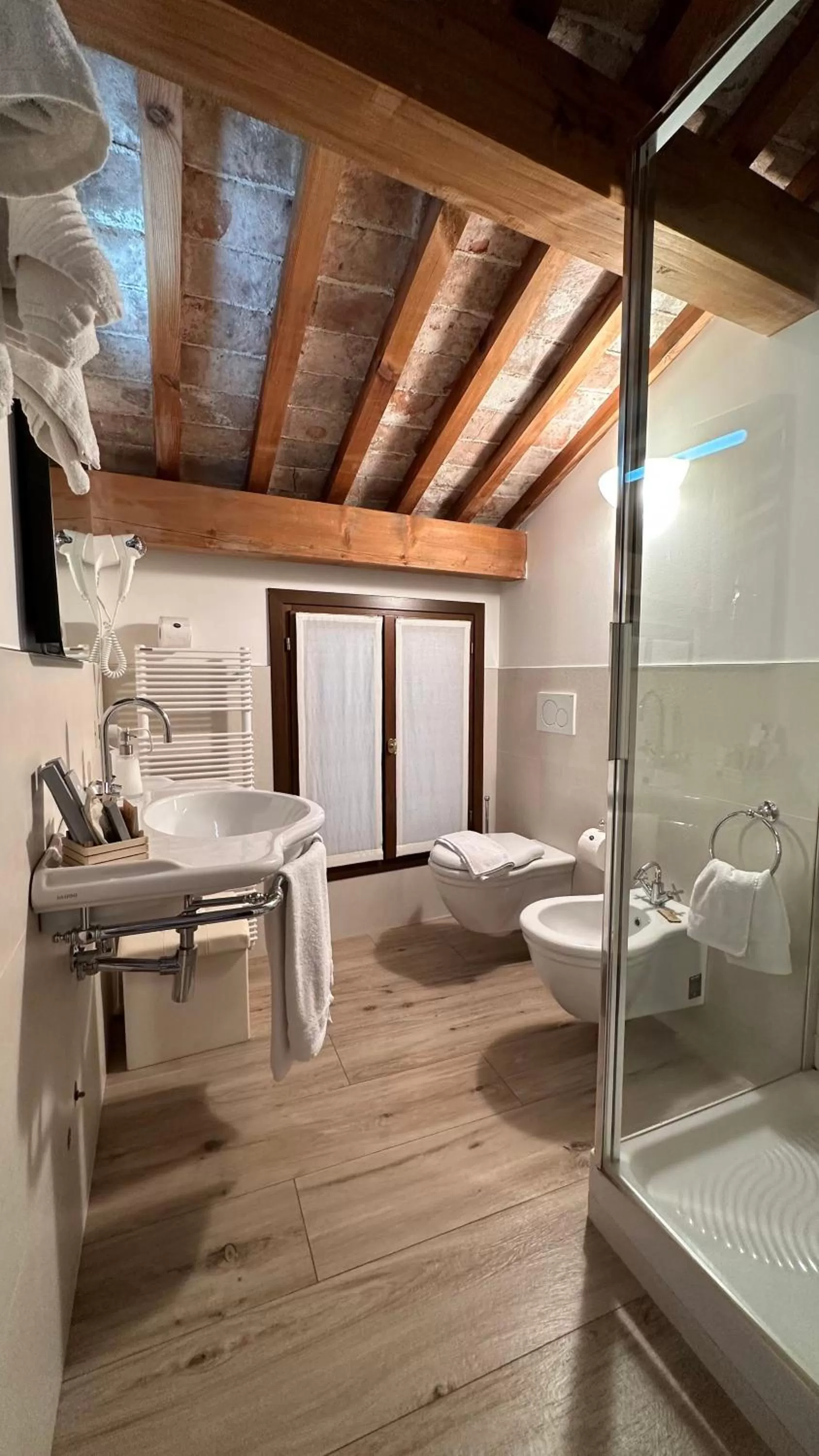 Bathroom in CA' HEMINGWAY