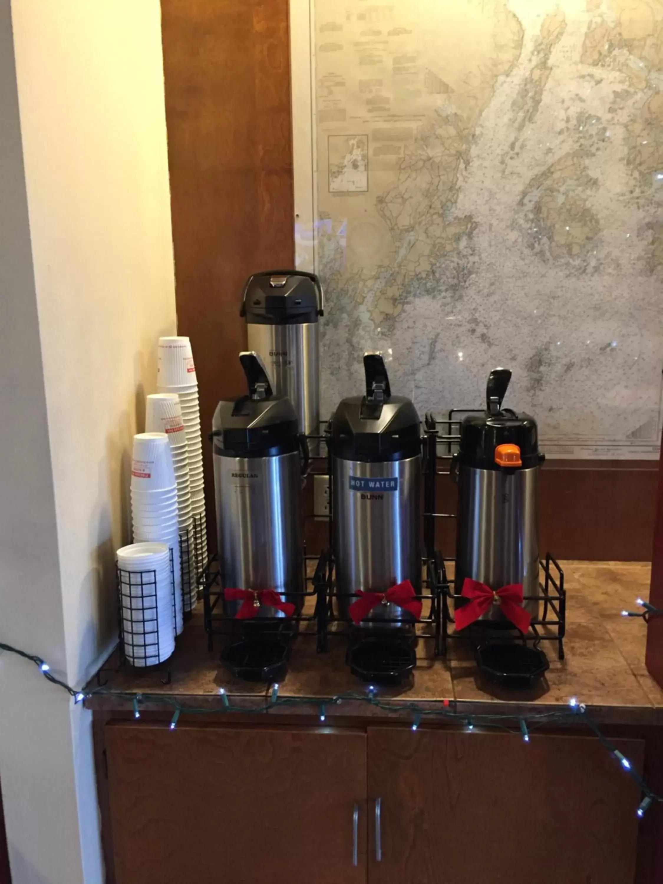 Coffee/tea facilities in Fireside Inn, Ocean's Edge