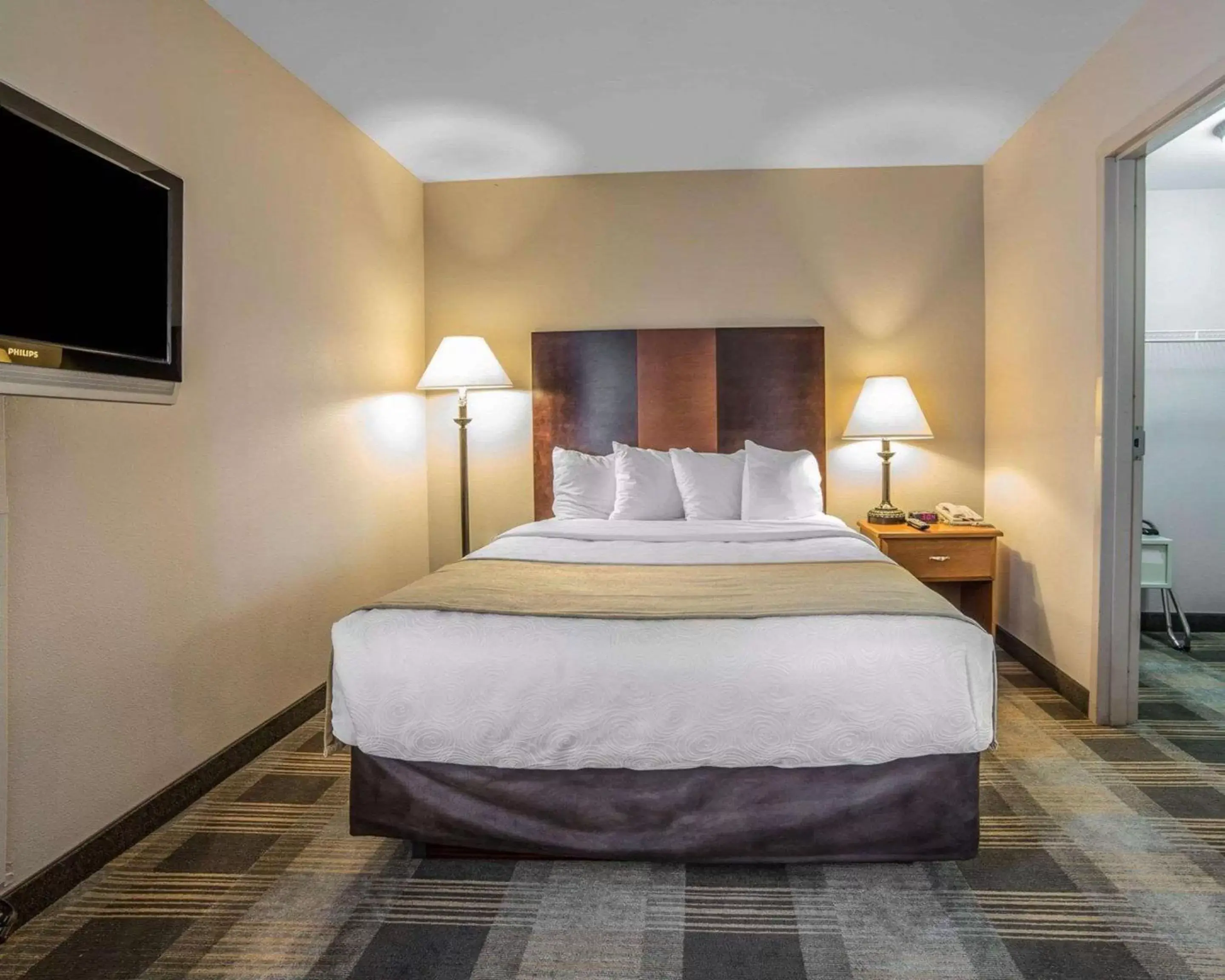 Bedroom, Bed in MainStay Suites Casper Bedroom, Bed in MainStay Suites Casper