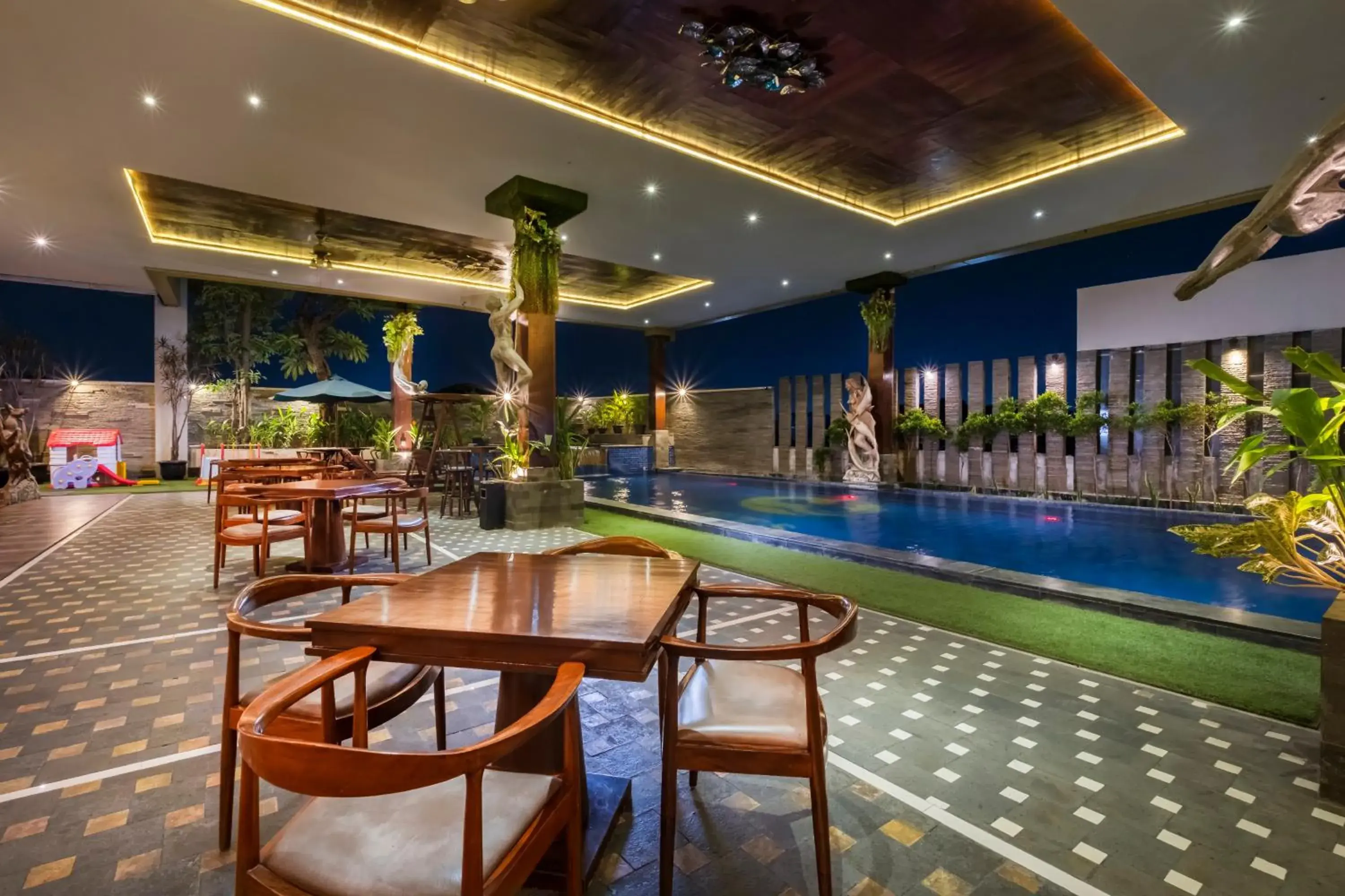 Swimming pool in Gets Premiere Semarang Swimming pool in Gets Premiere Semarang