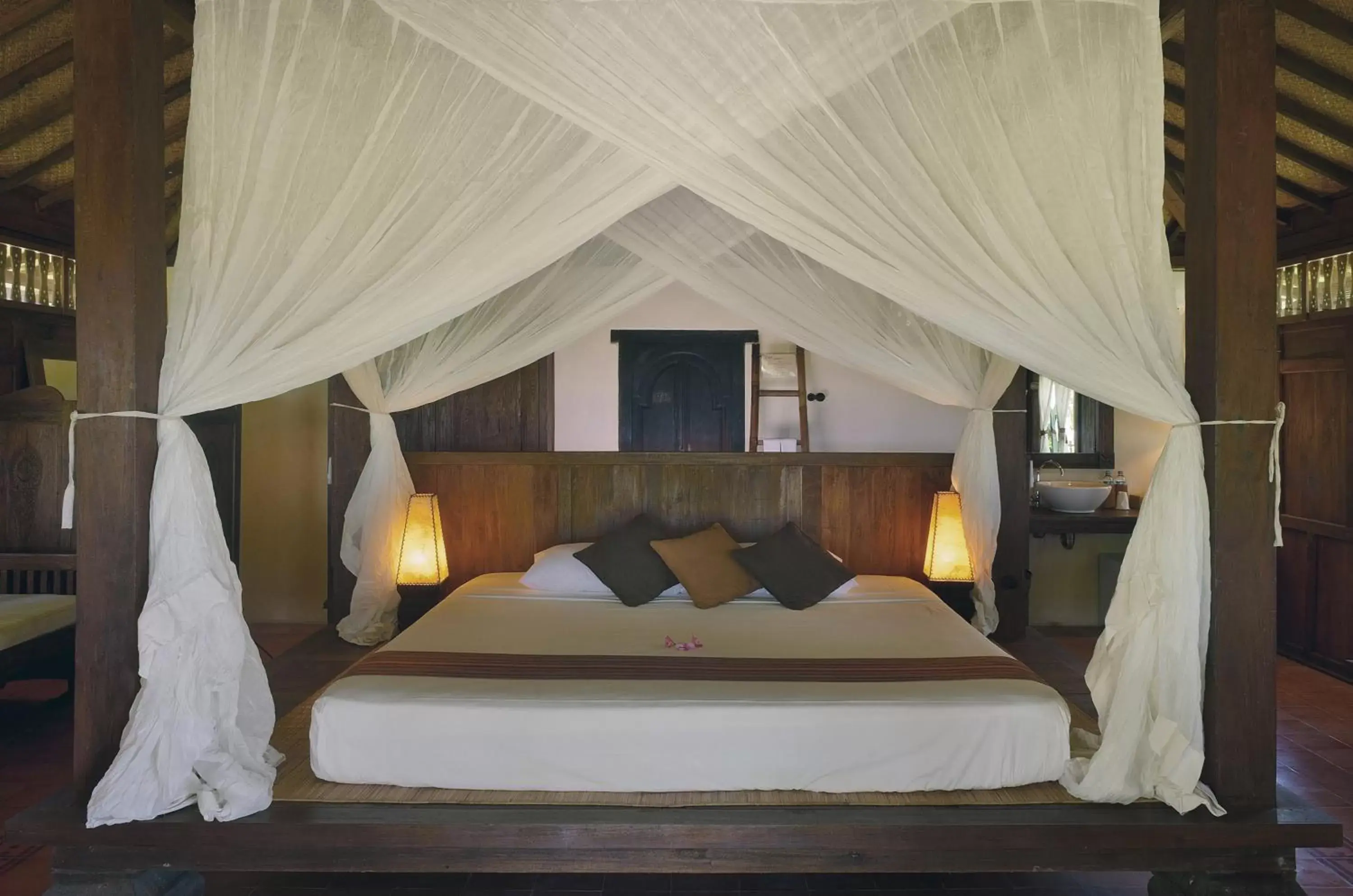 Bed in Desa Dunia Beda Resort