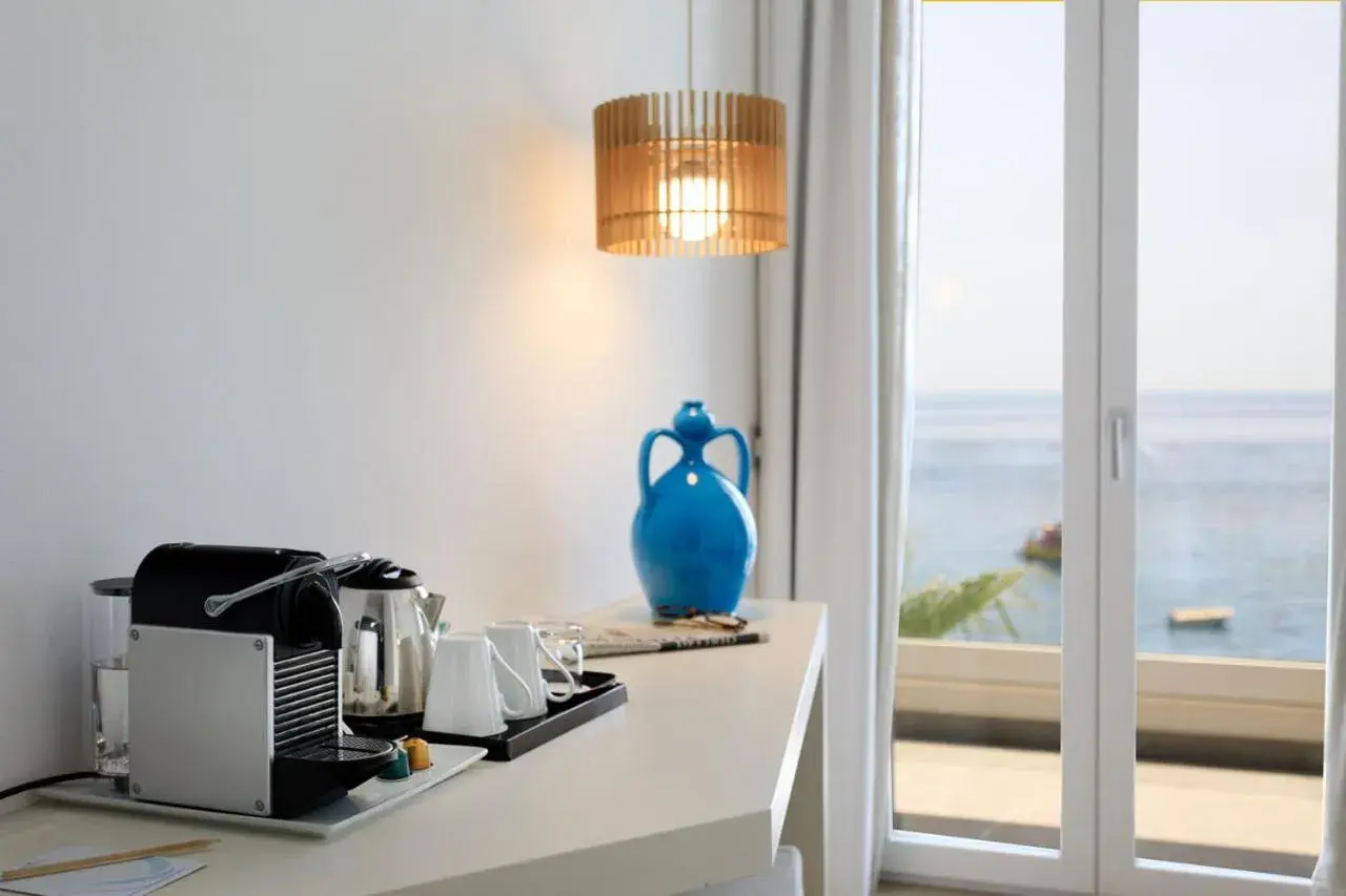 Coffee/tea facilities in Albatros Beach Hotel