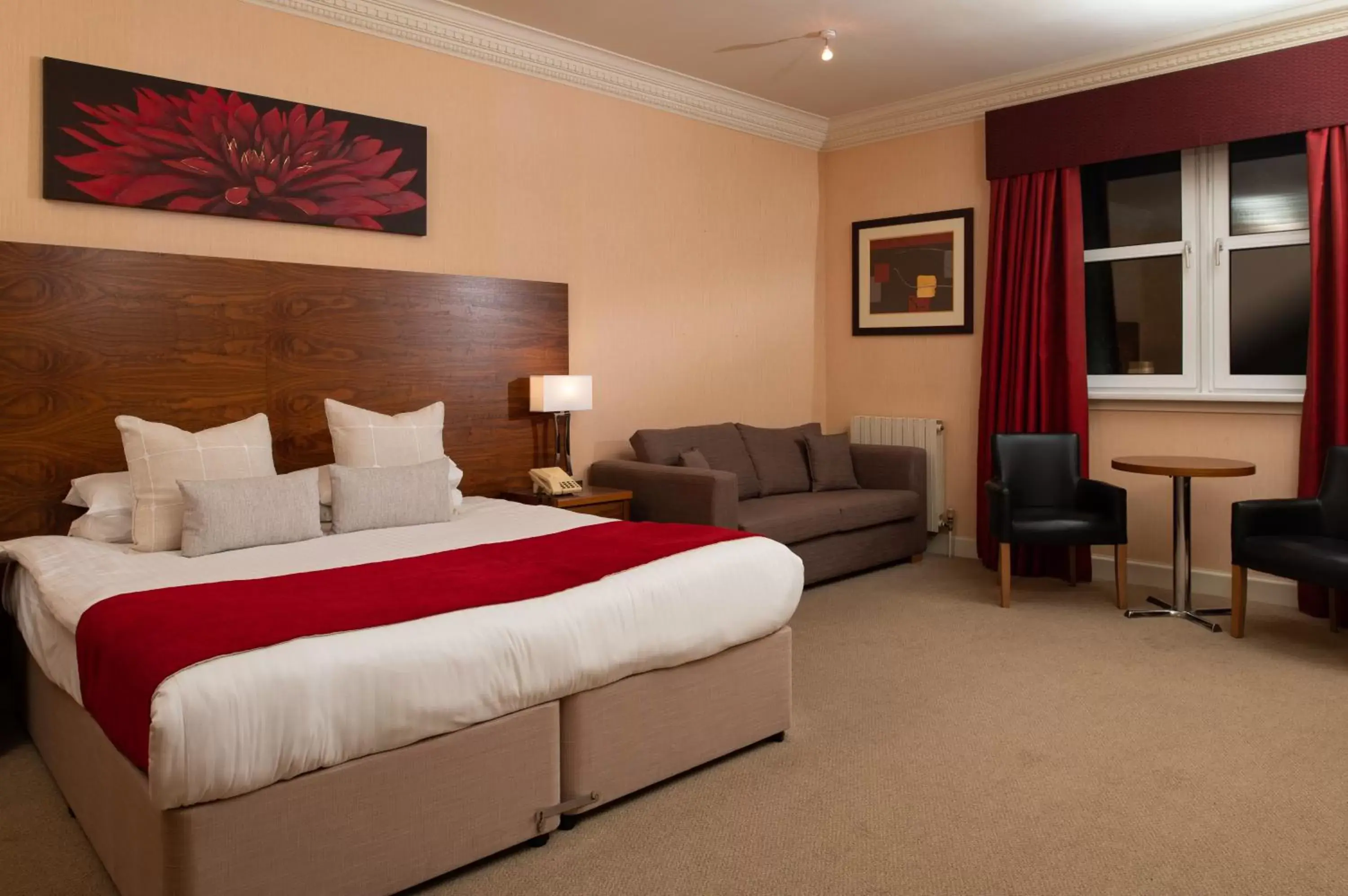 Photo of the whole room, Bed in Fairfield House Hotel