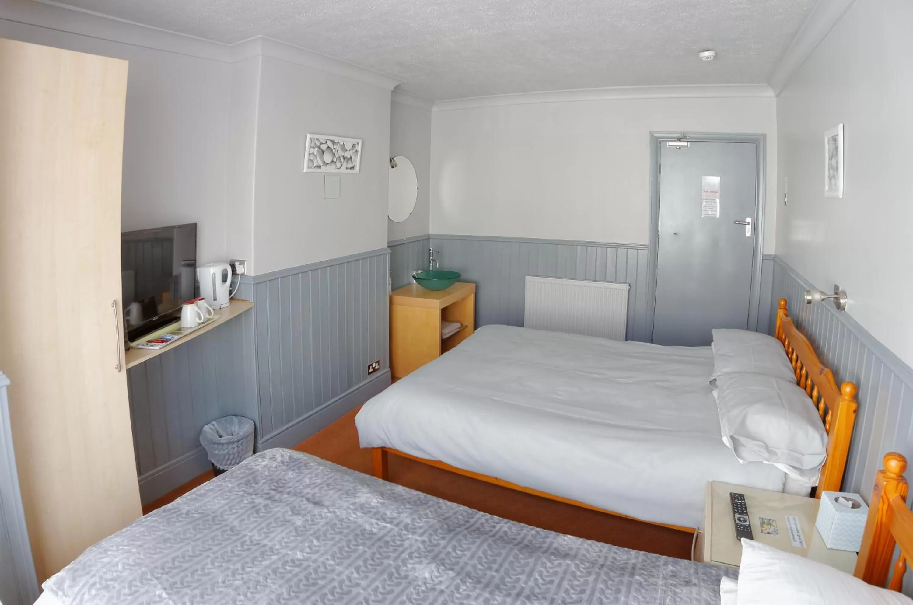 Photo of the whole room, Bed in Mallowview guest house