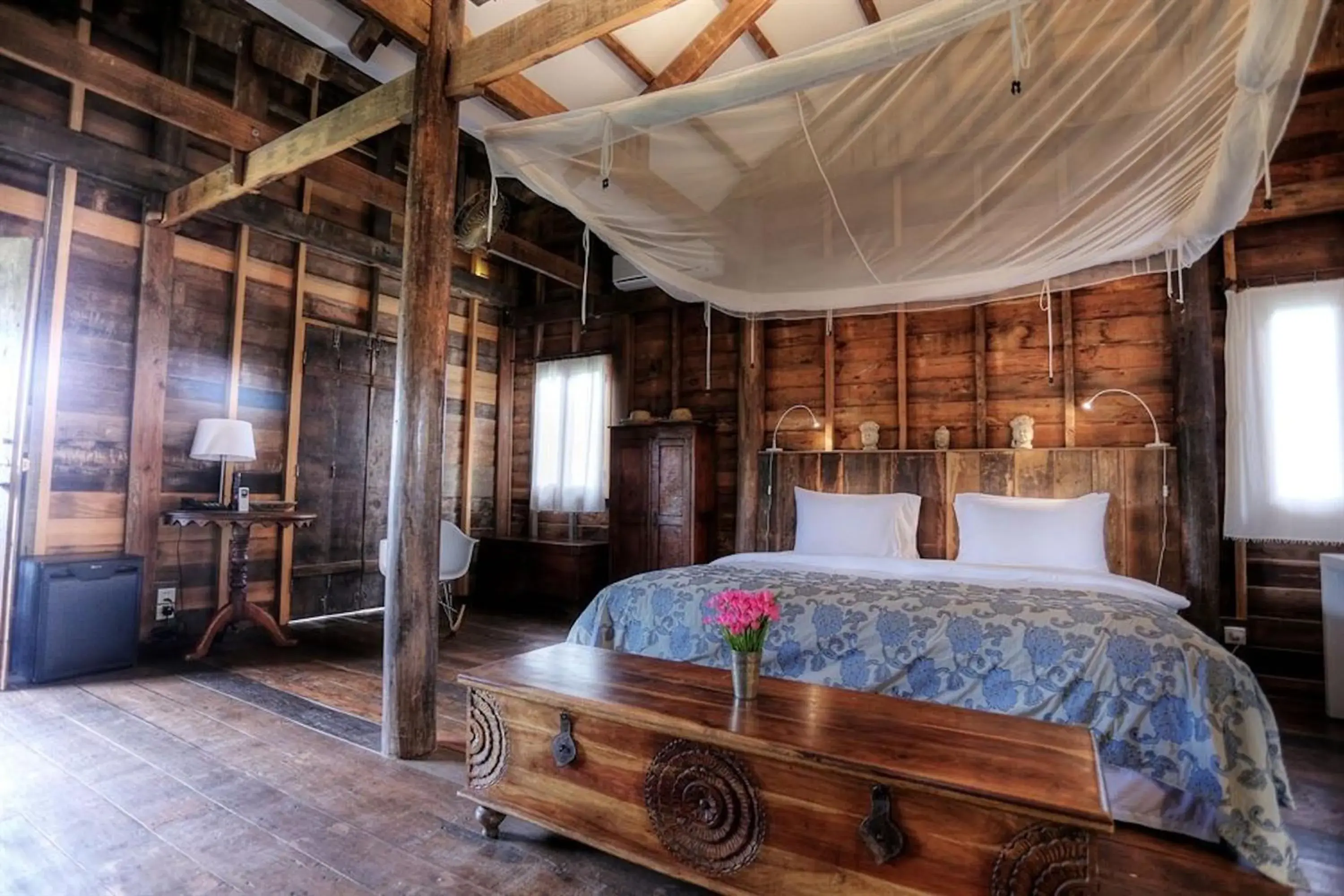 Living room, Bed in Sala Lodges