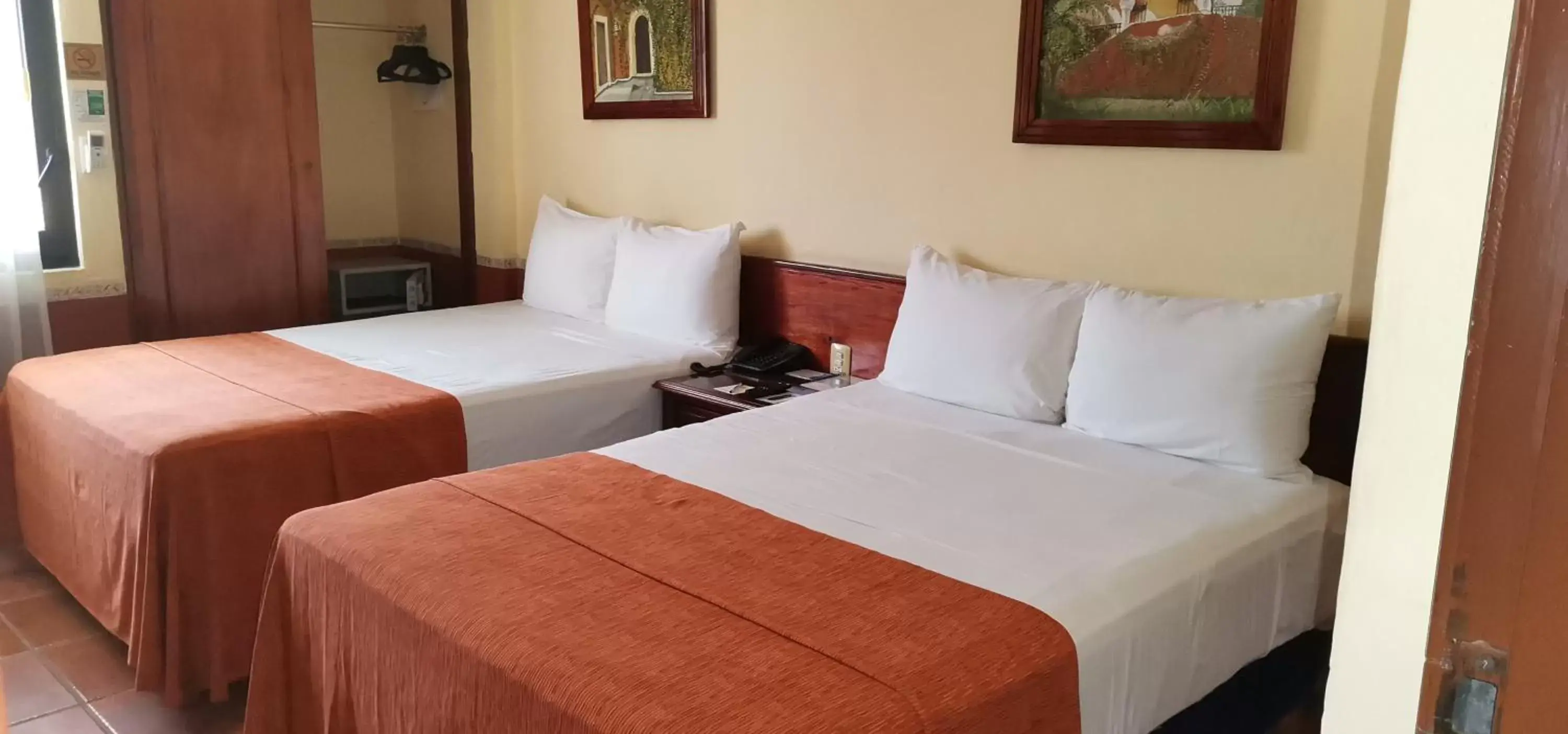 Bed in Hotel del Gobernador