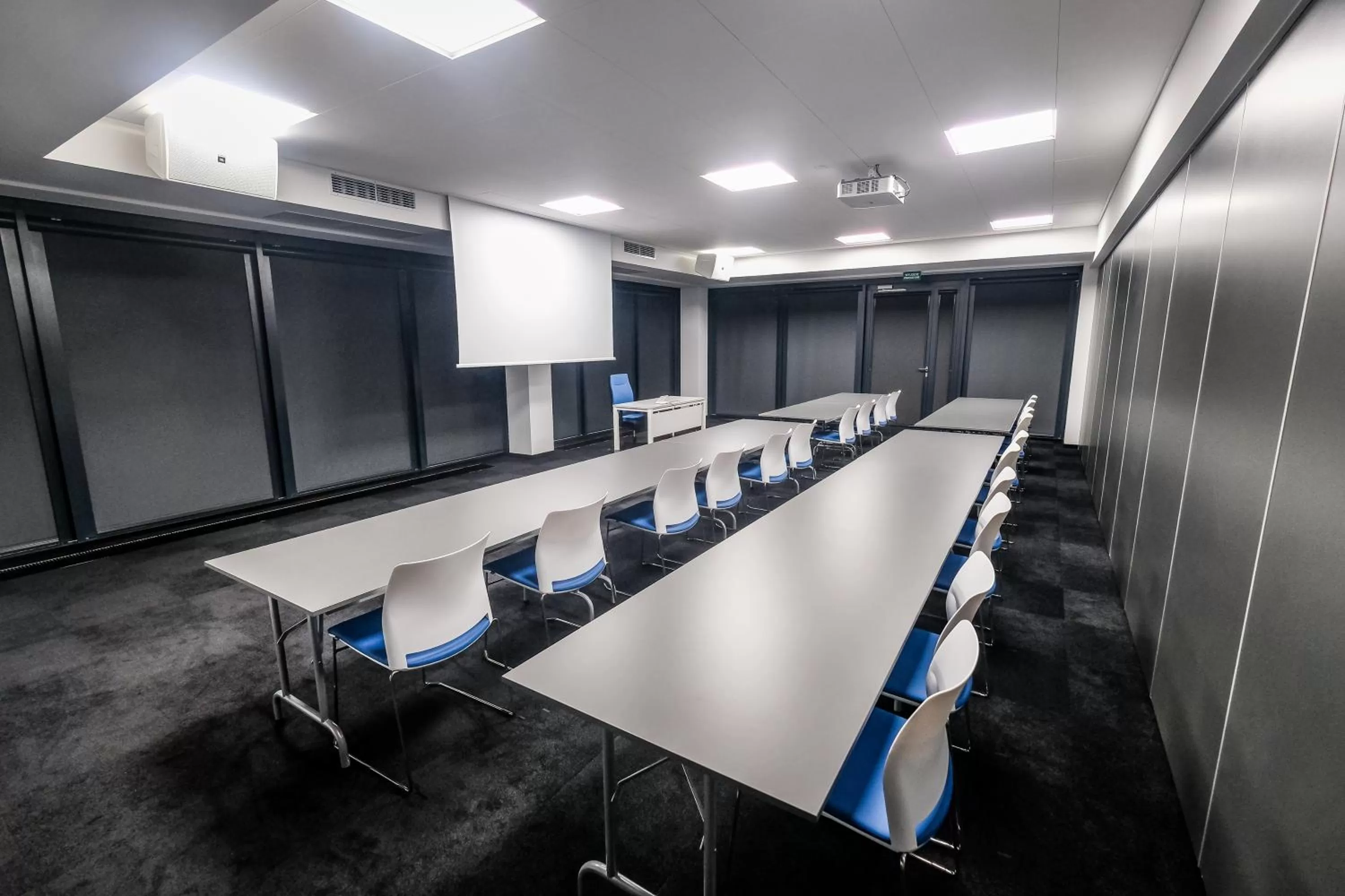 Business facilities in Hotel Gem