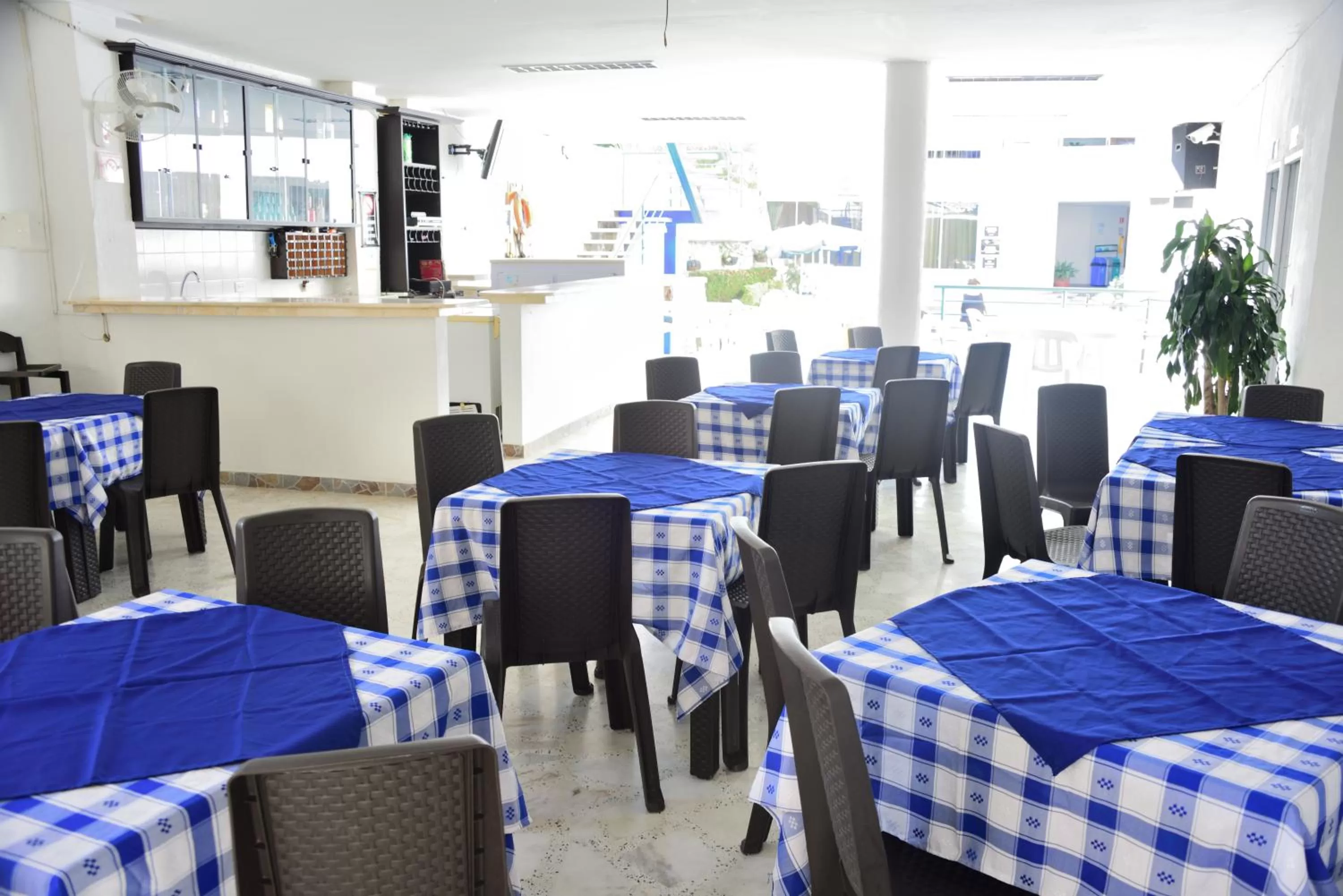 Restaurant/places to eat in Blue Star Hotel