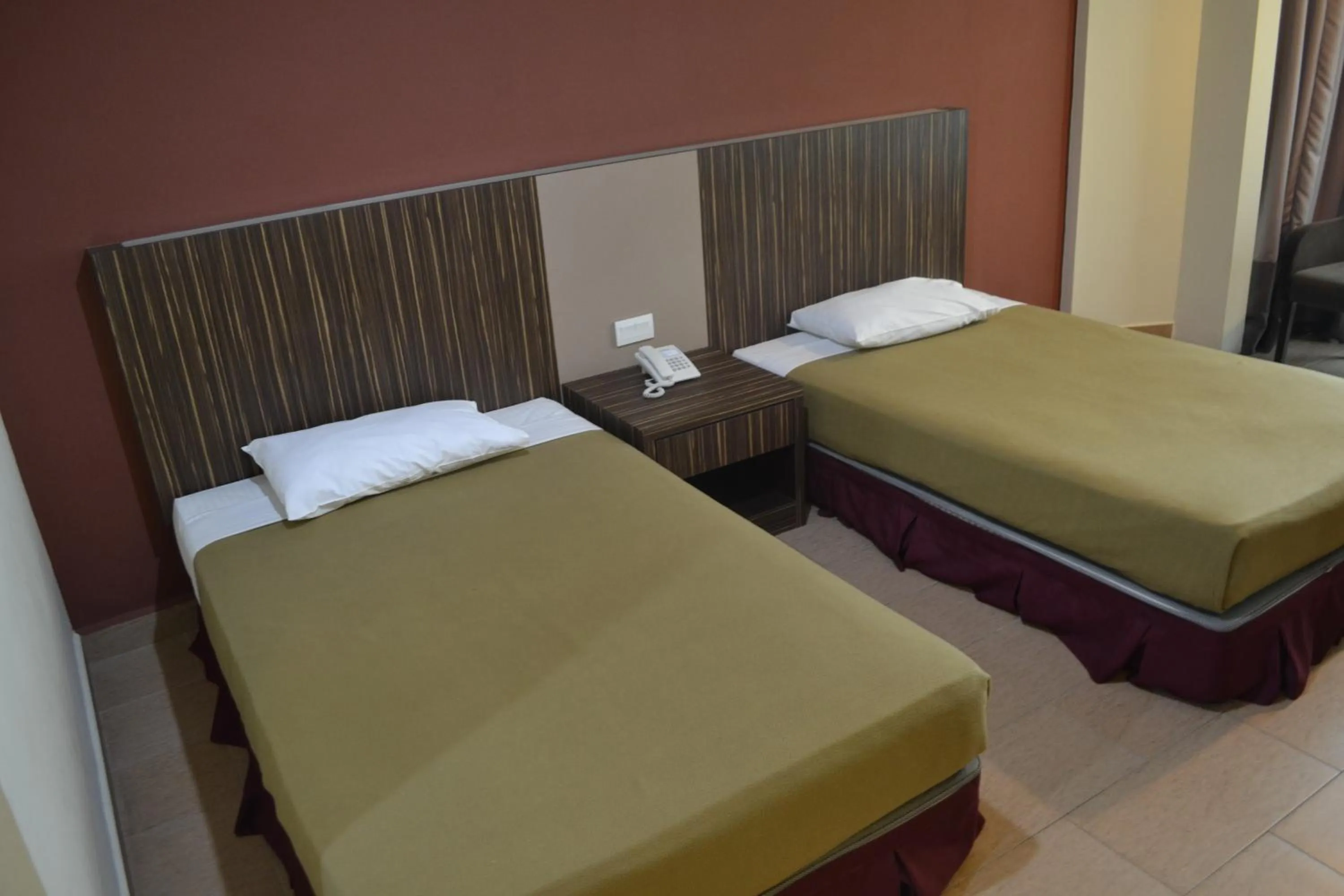 Photo of the whole room, Bed in De Rhu Beach Resort