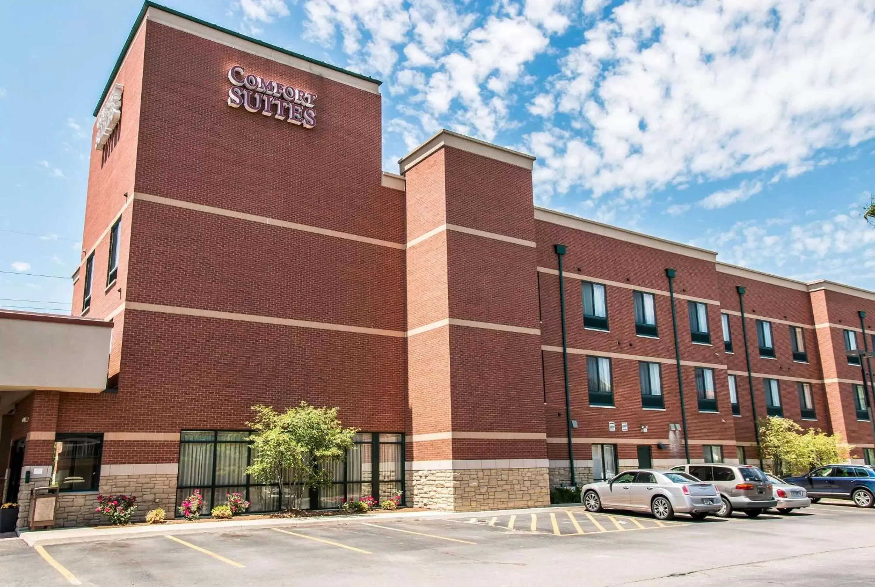 Property building in Comfort Suites Canton - Detroit Property building in Comfort Suites Canton - Detroit