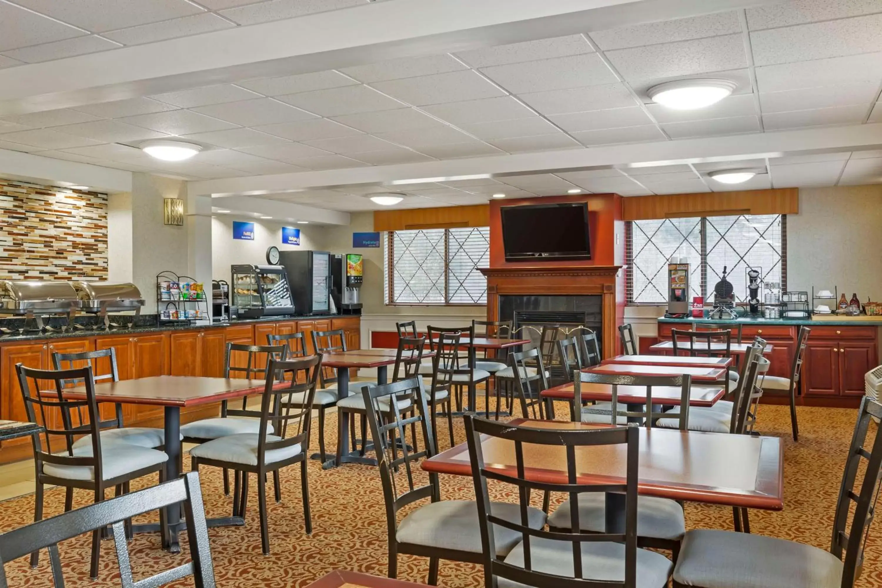 Breakfast, Restaurant/Places to Eat in Best Western Plus The Inn at Sharon/Foxboro