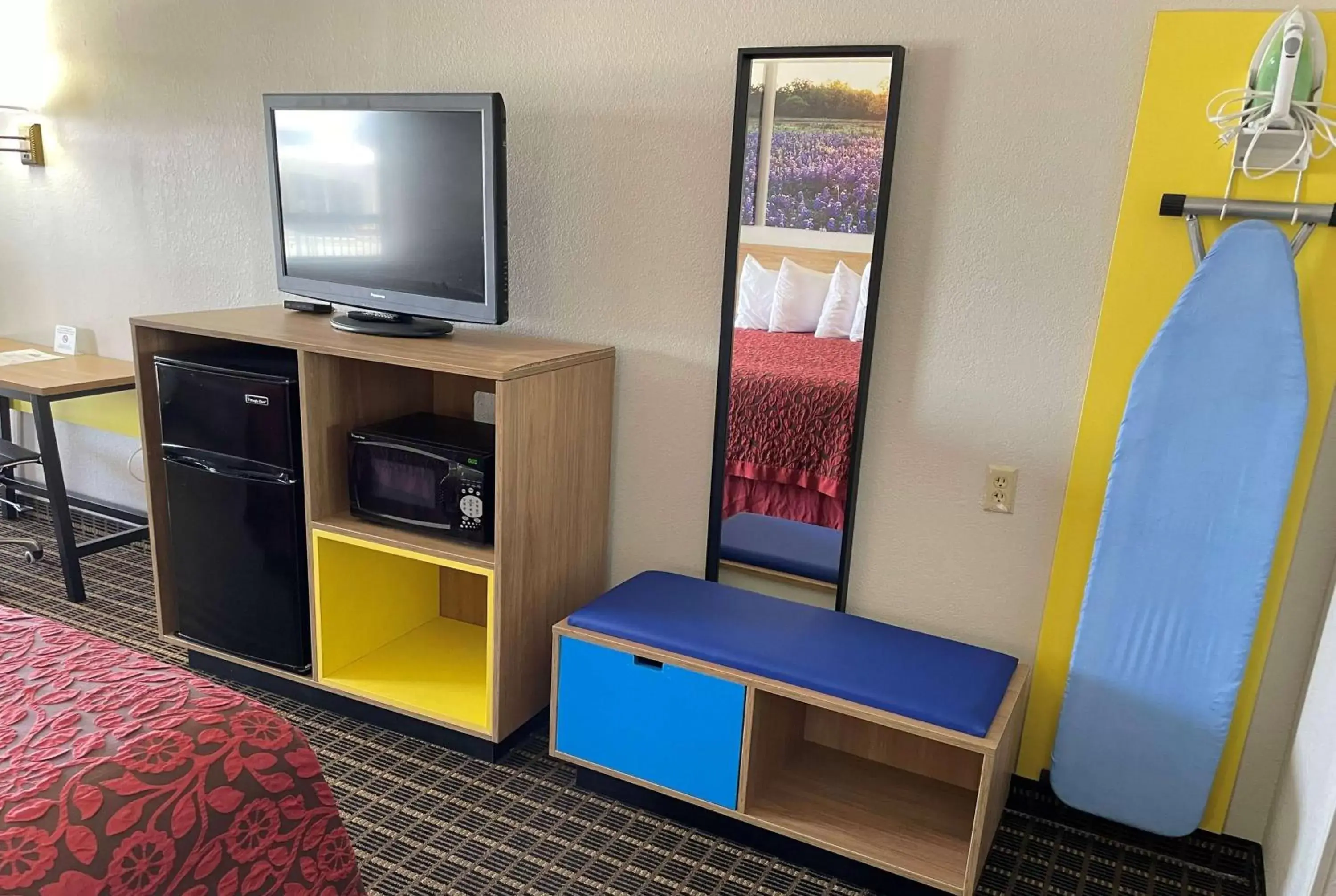 Photo of the whole room, TV/Entertainment Center in Days Inn by Wyndham San Antonio Interstate Hwy 35 North