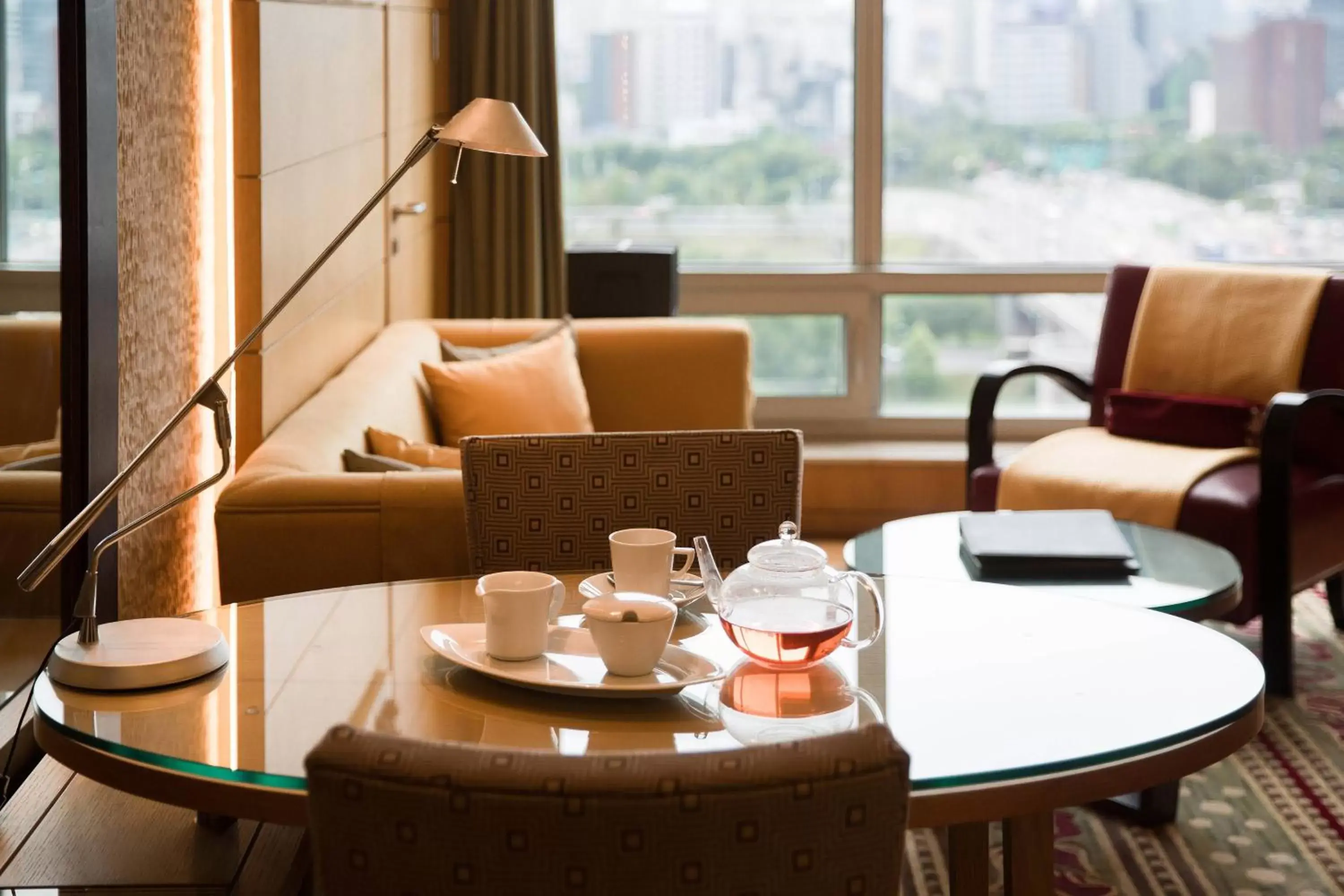 Living room, Restaurant/Places to Eat in Marriott Executive Apartment Seoul