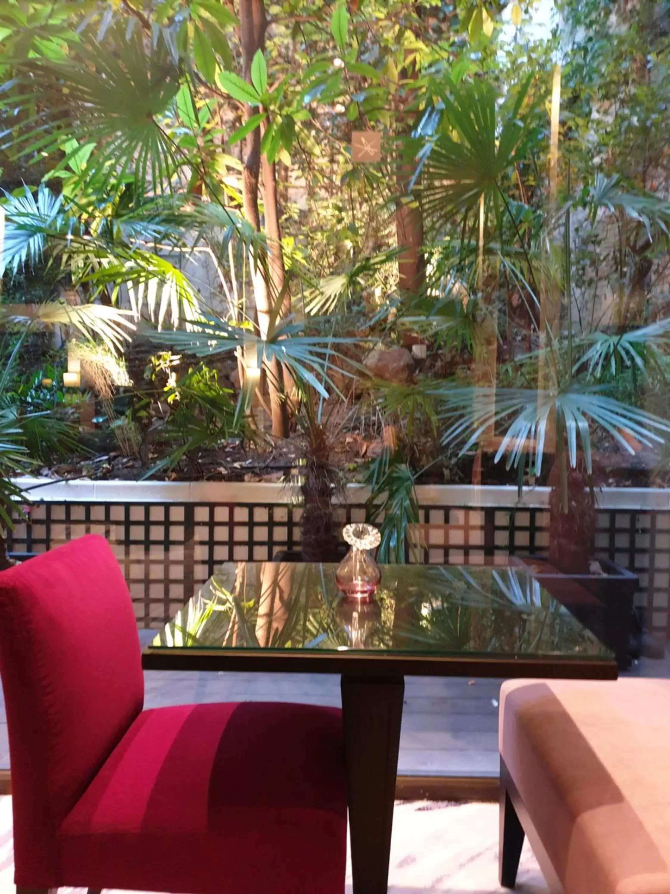 Breakfast in Garden-Elysée Breakfast in Garden-Elysée