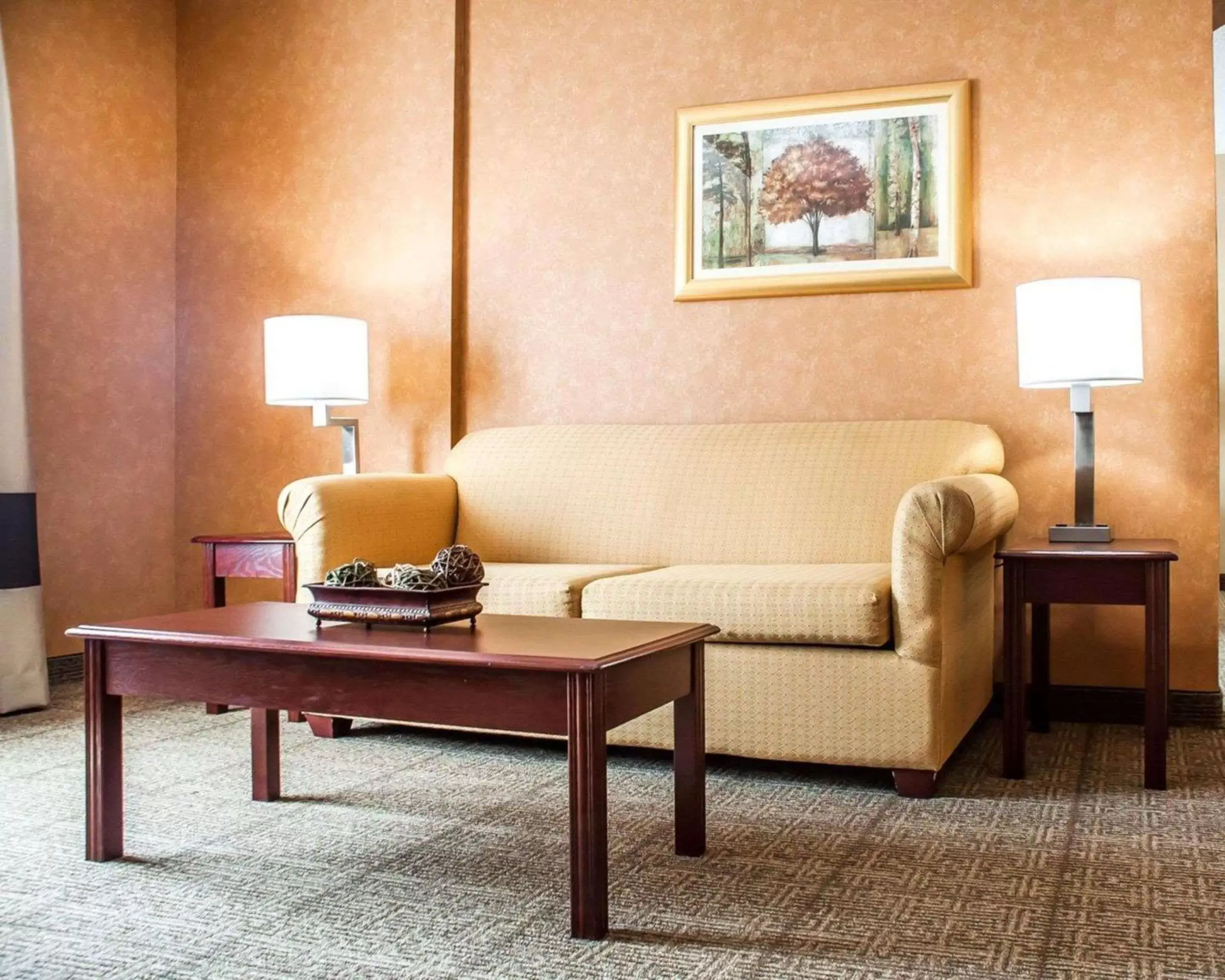 Photo of the whole room, Seating Area in Quality Inn Near Walden Galleria Mall