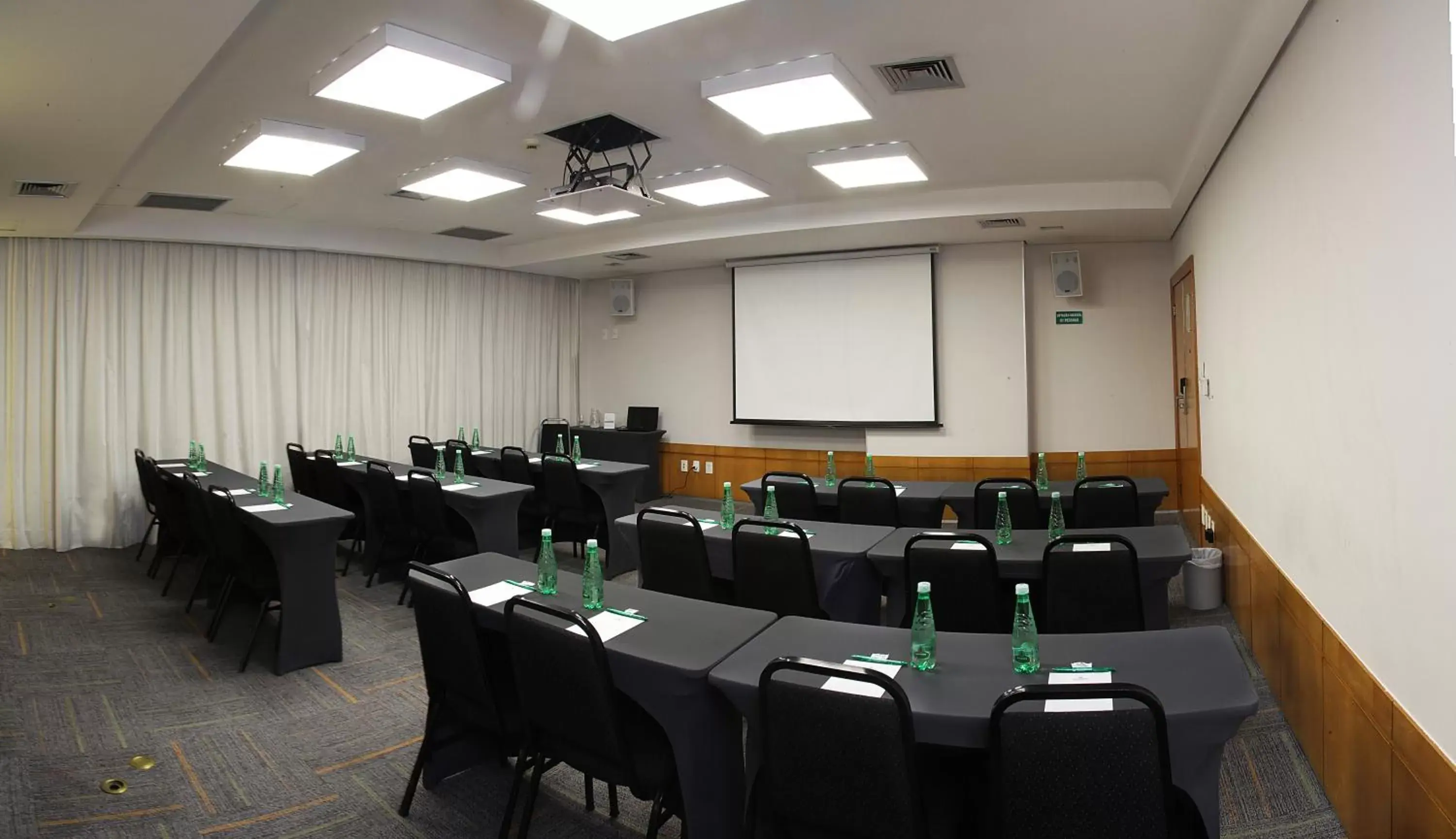 Meeting/conference room in Bourbon Belo Horizonte Savassi