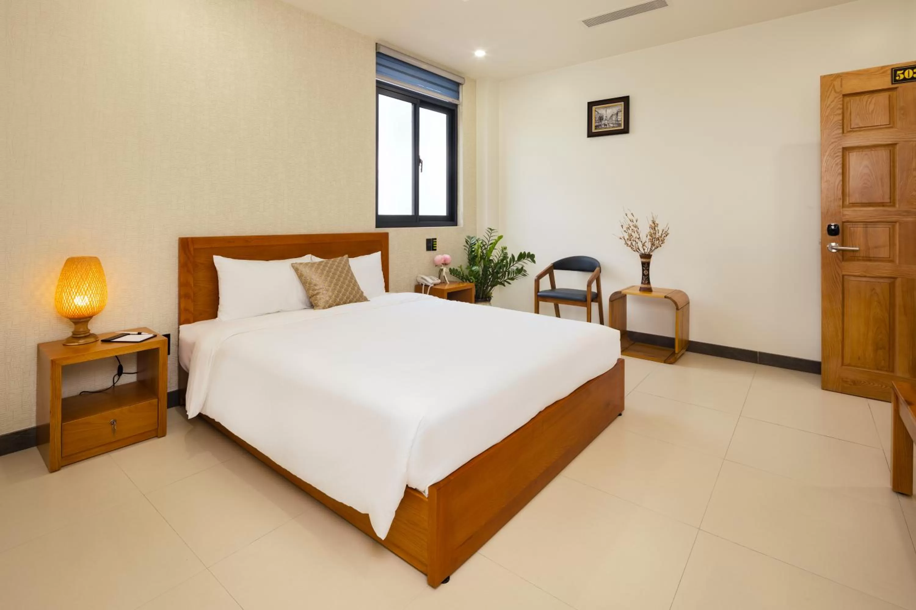 Bed in LARA HOTEL LONG XUYÊN