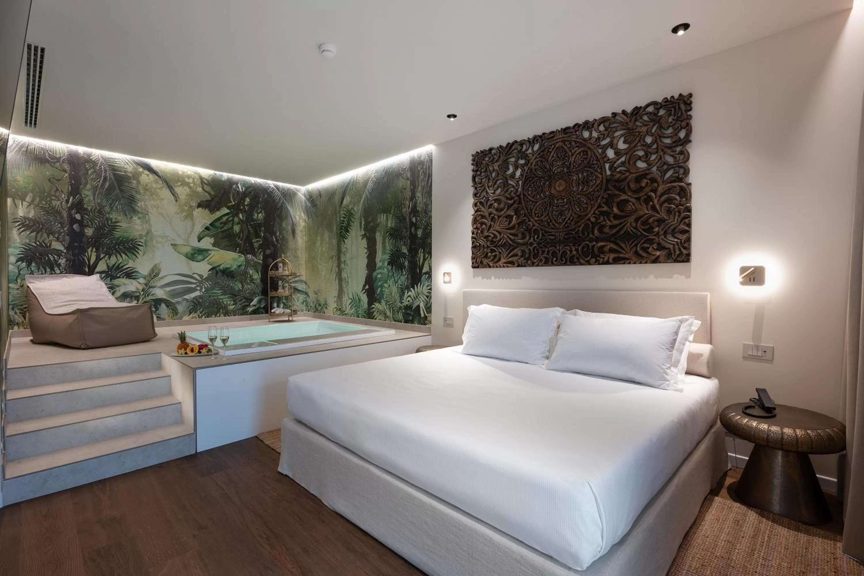 Bed in Savoy Beach Hotel & Thermal Spa