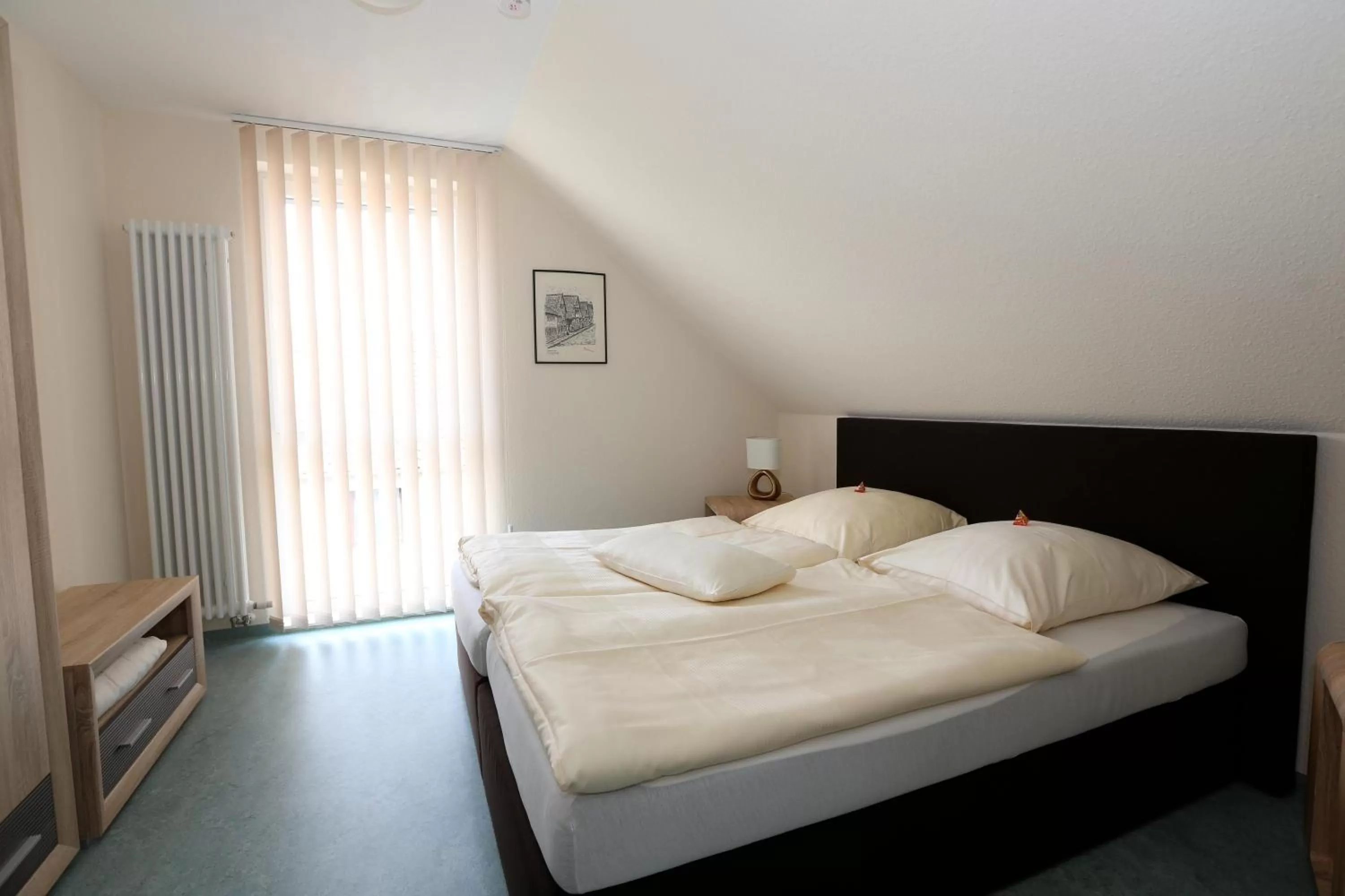 Photo of the whole room, Bed in Parkhotel Stadthagen