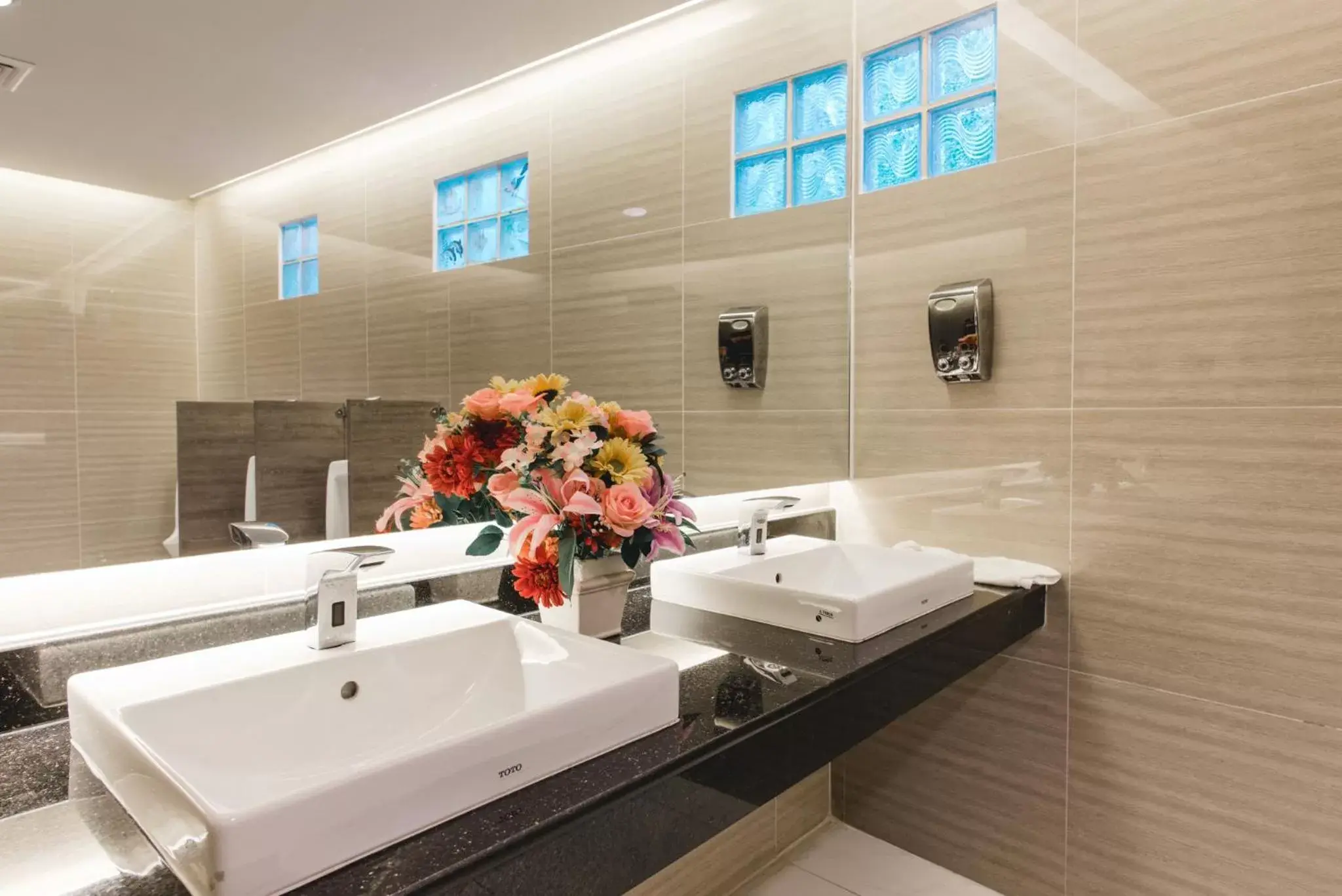 Bathroom in Convenient Park Bangkok Bathroom in Convenient Park Bangkok