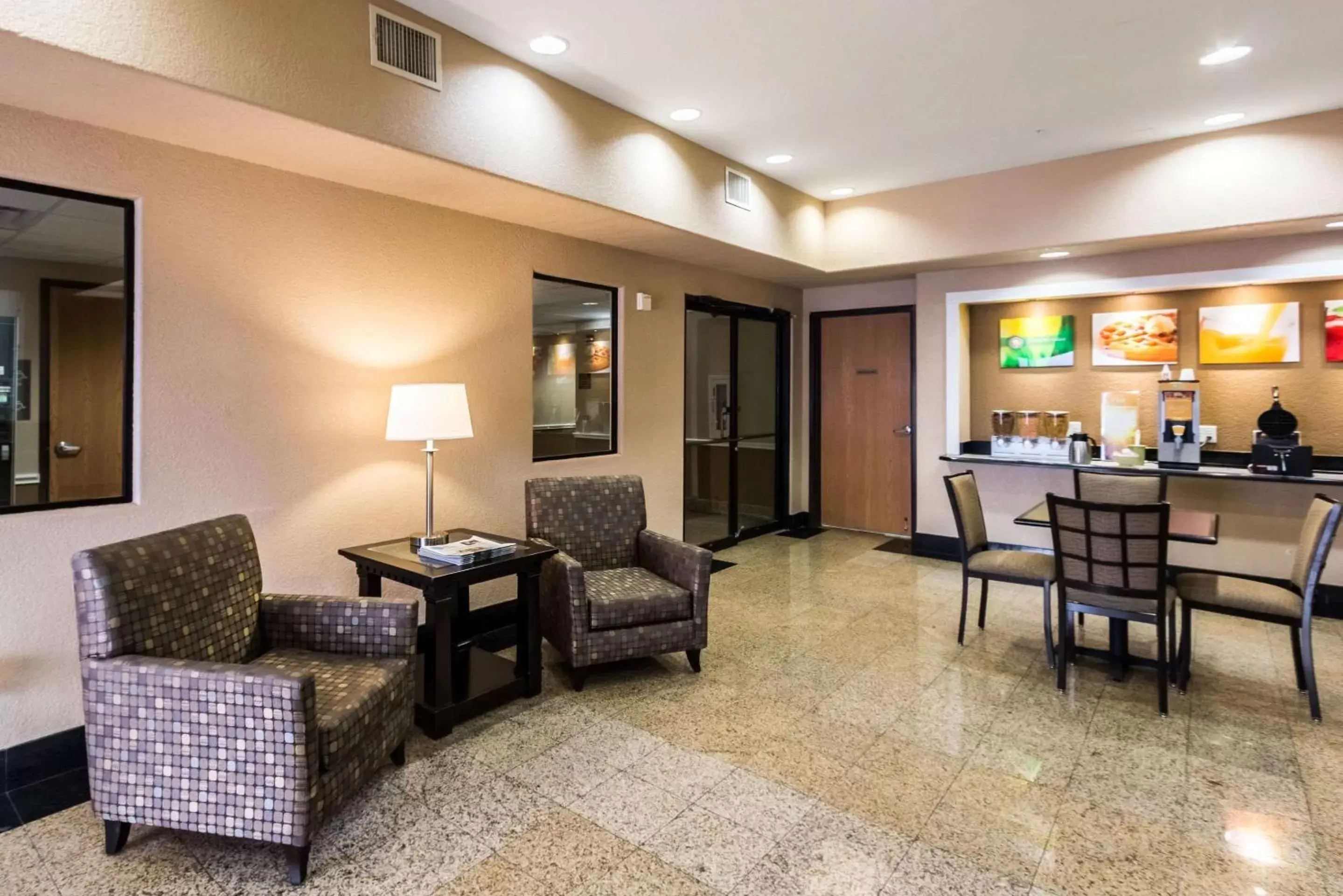 Lobby or reception, Seating Area in Quality Inn Killeen Forthood