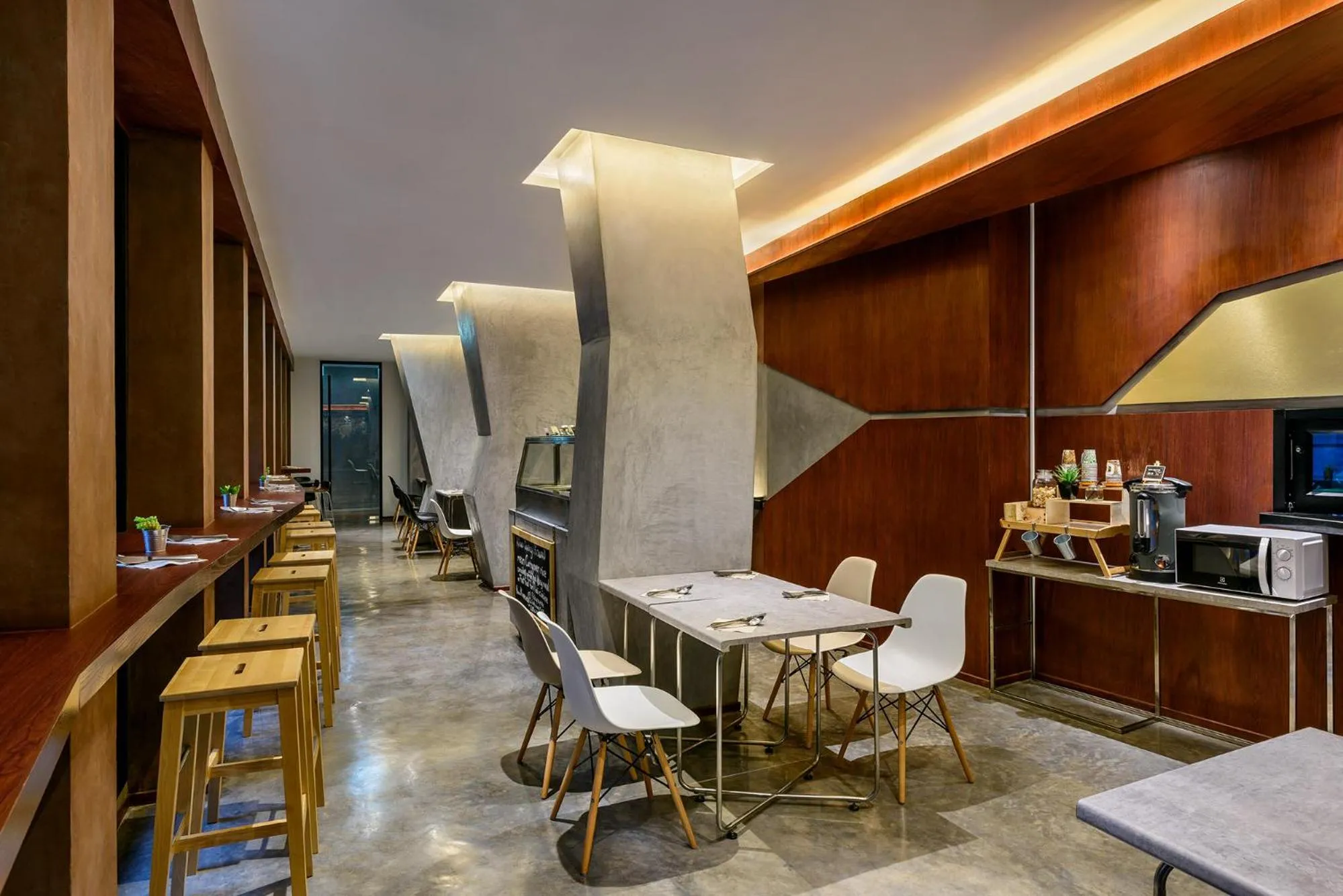 Restaurant/places to eat in VELA be Bangkok Ratchathewi